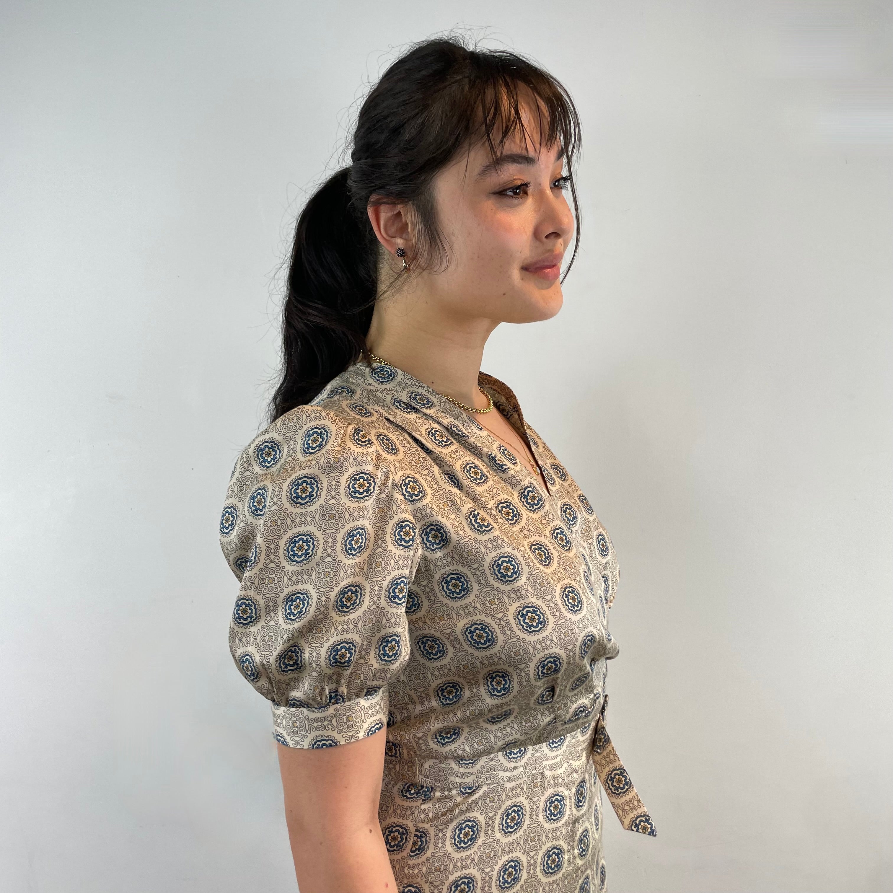 Boheme Vintage – Vintage 1950s Handmade Cotton Fit-and-Flare Dress with Wrap Bodice and Matching Belt