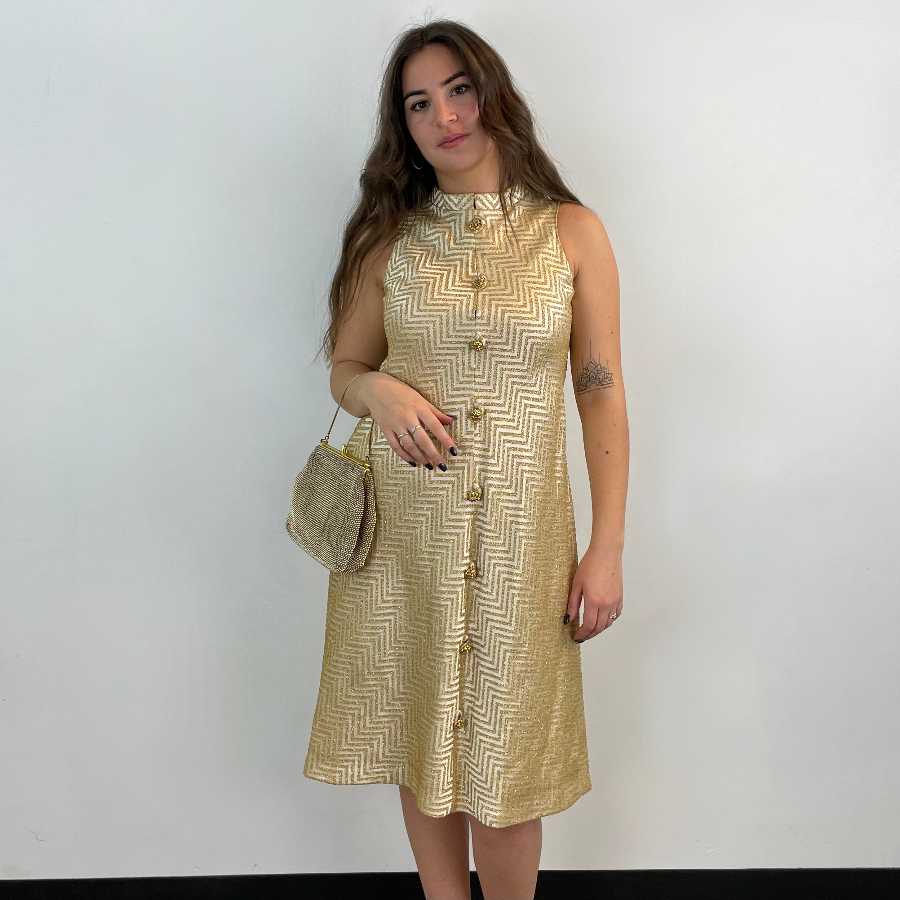Boheme Vintage – Vintage 1960s Mae YohaIem Gold Lurex Brocade Shift Dress with Nehru Collar and Jewel Buttons
