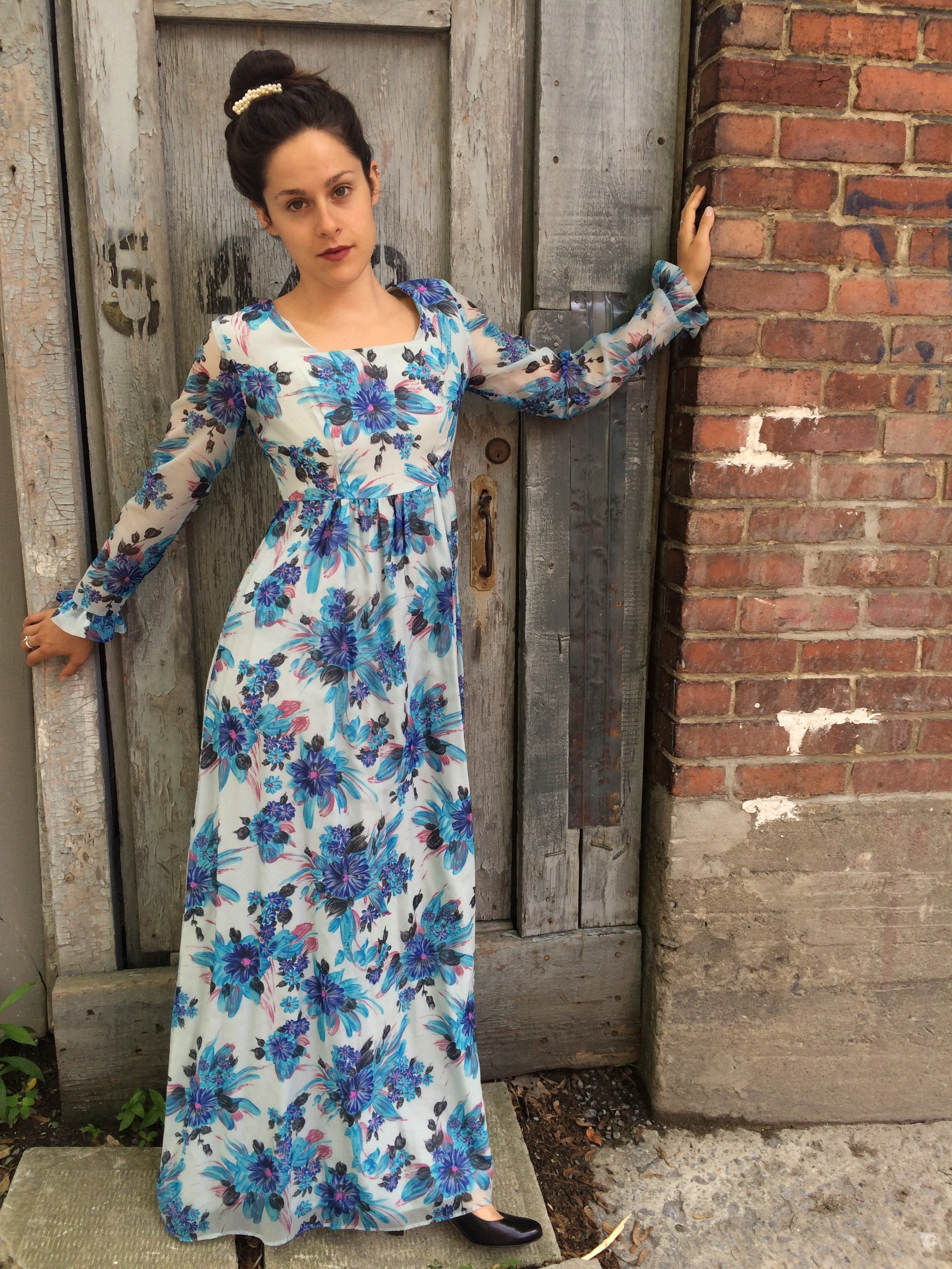 Boheme Vintage – Vintage 1970s Handmade Floral Silk Chiffon Maxi Dress with High Waist and Flowing Skirt