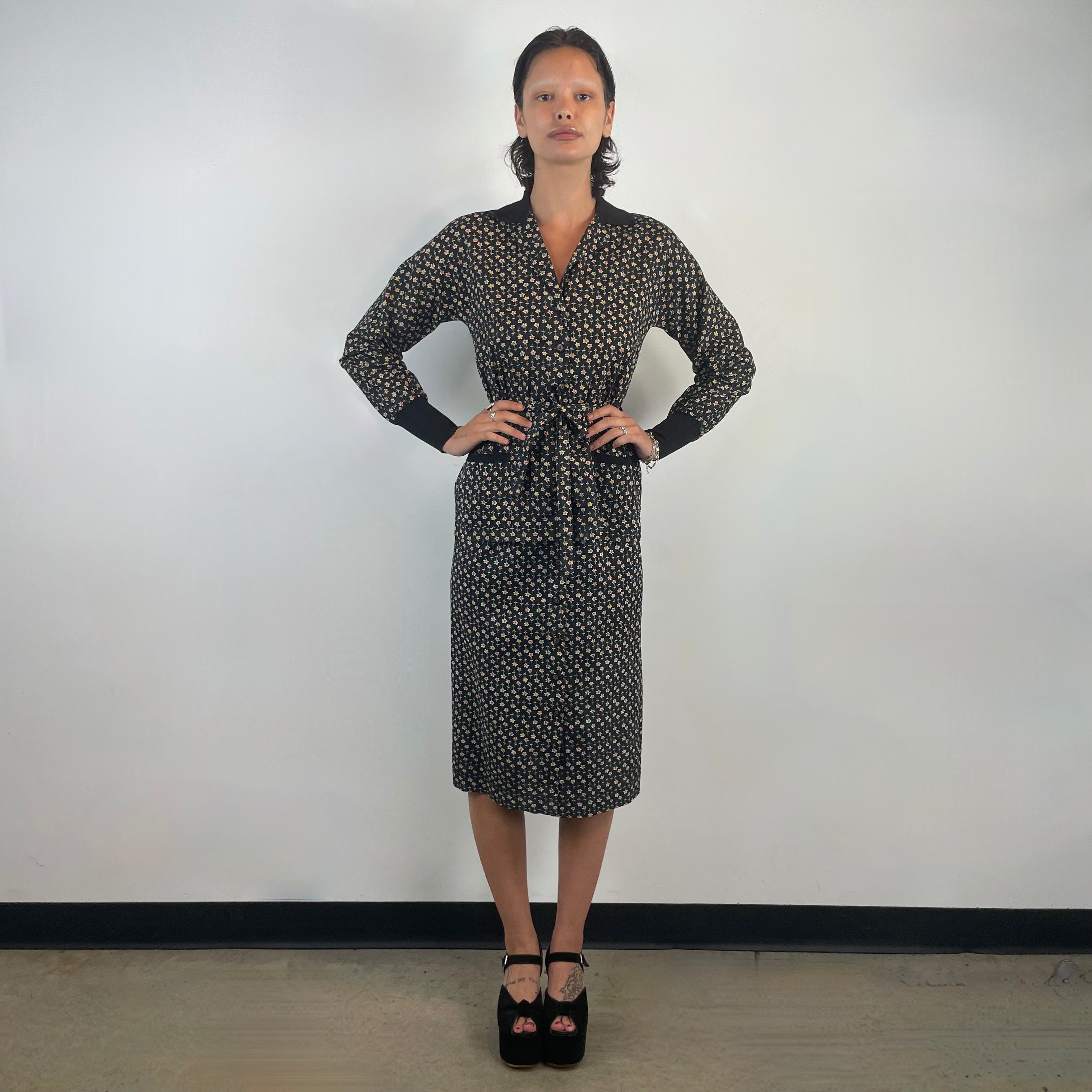 Front view of 1970s Missoni Designer Blouse and Skirt set
Size Small
Sold at bohemevintage.com
Montréal