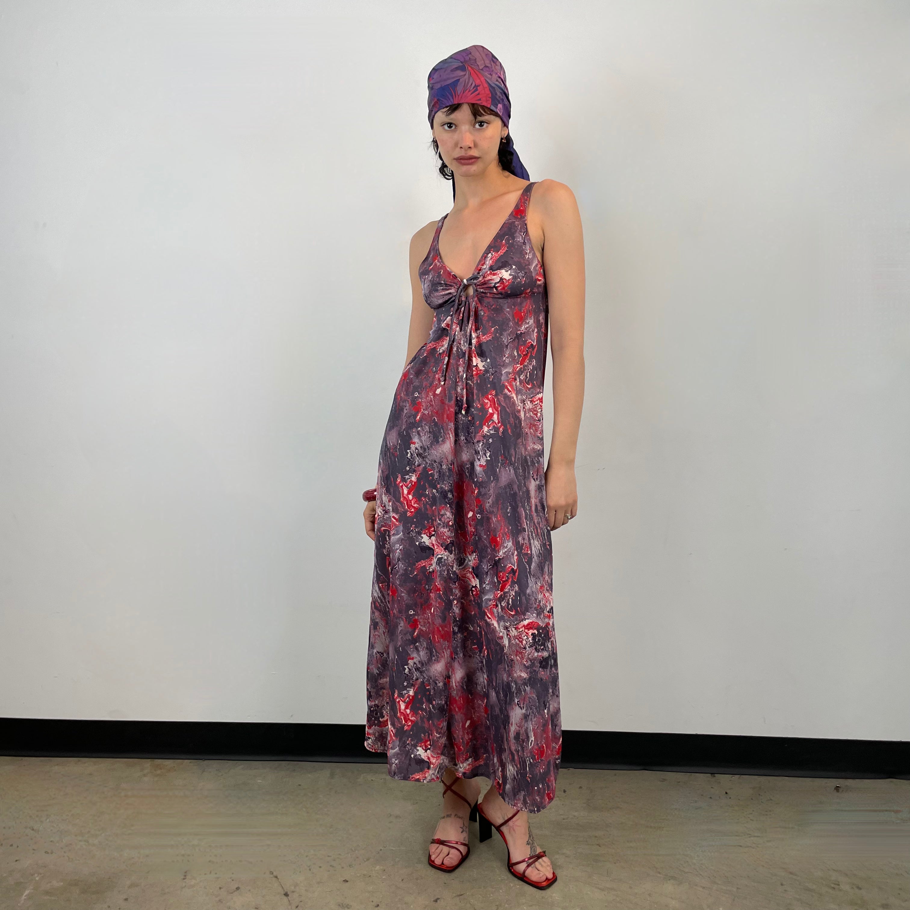 Front view of 1970s Sleeveless Marble Print Maxi Dress
Size Small
Sold at bohemevintage.com
Montréal