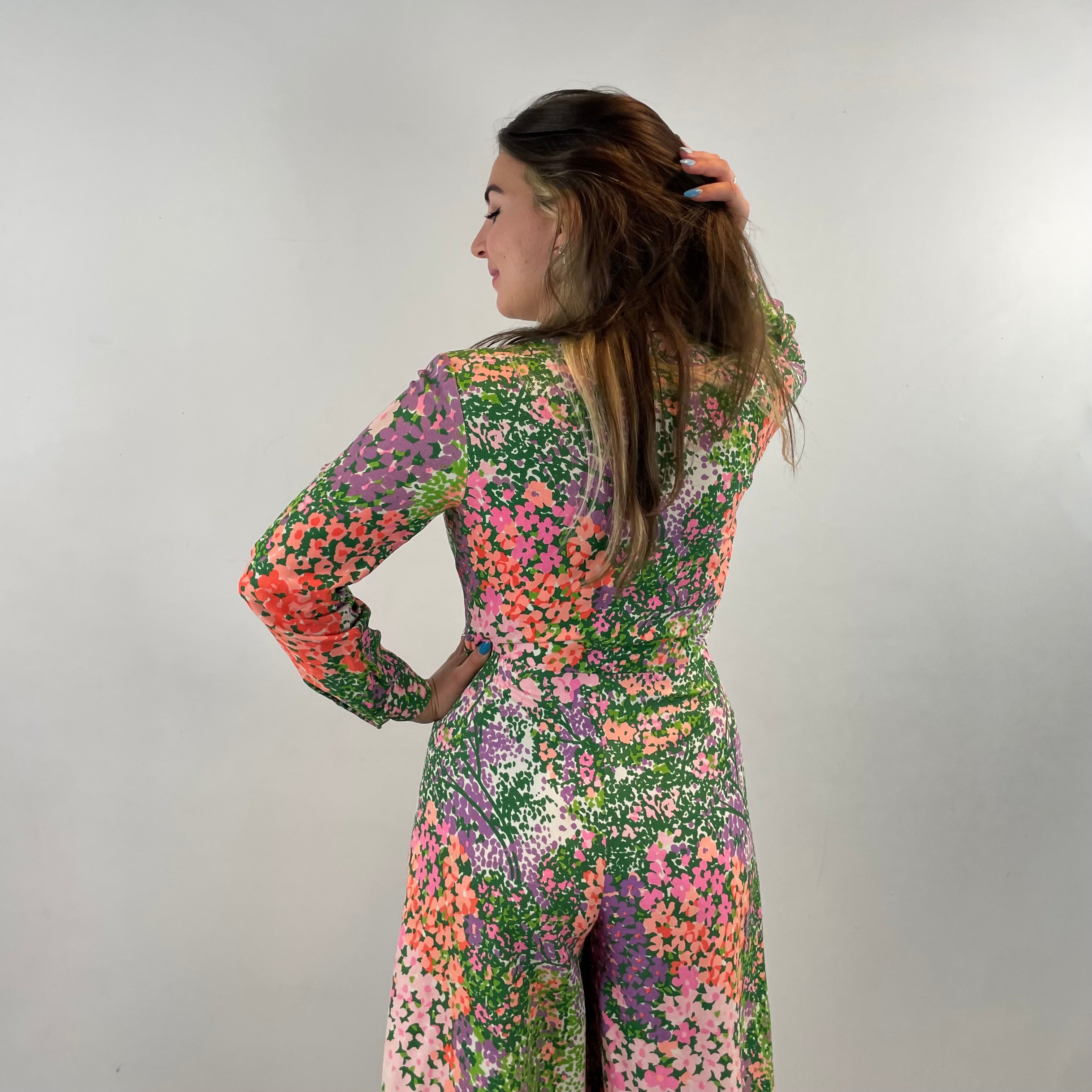 Back view of 1970s Long Sleeve Floral Wide Leg Fitted Jumpsuit Small/Medium sod at bohemevintage.com Montreal Canada