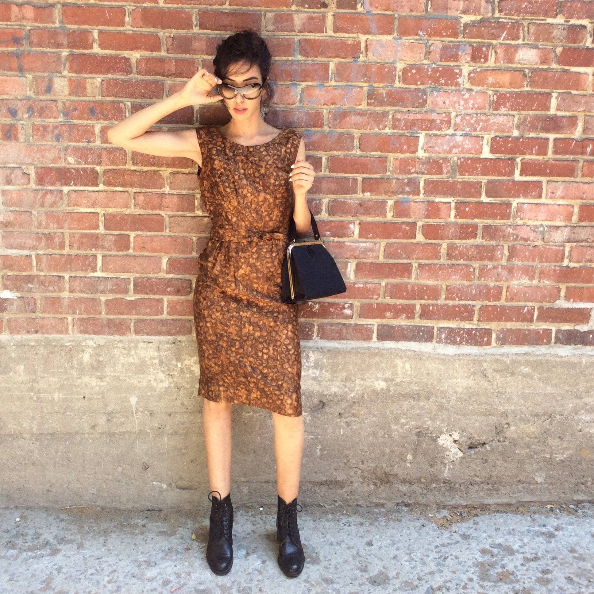 1950s-60s Below the knee length Sleeveless Cotton Sheath Dress size Small Sold by bohemevintage.com Montreal