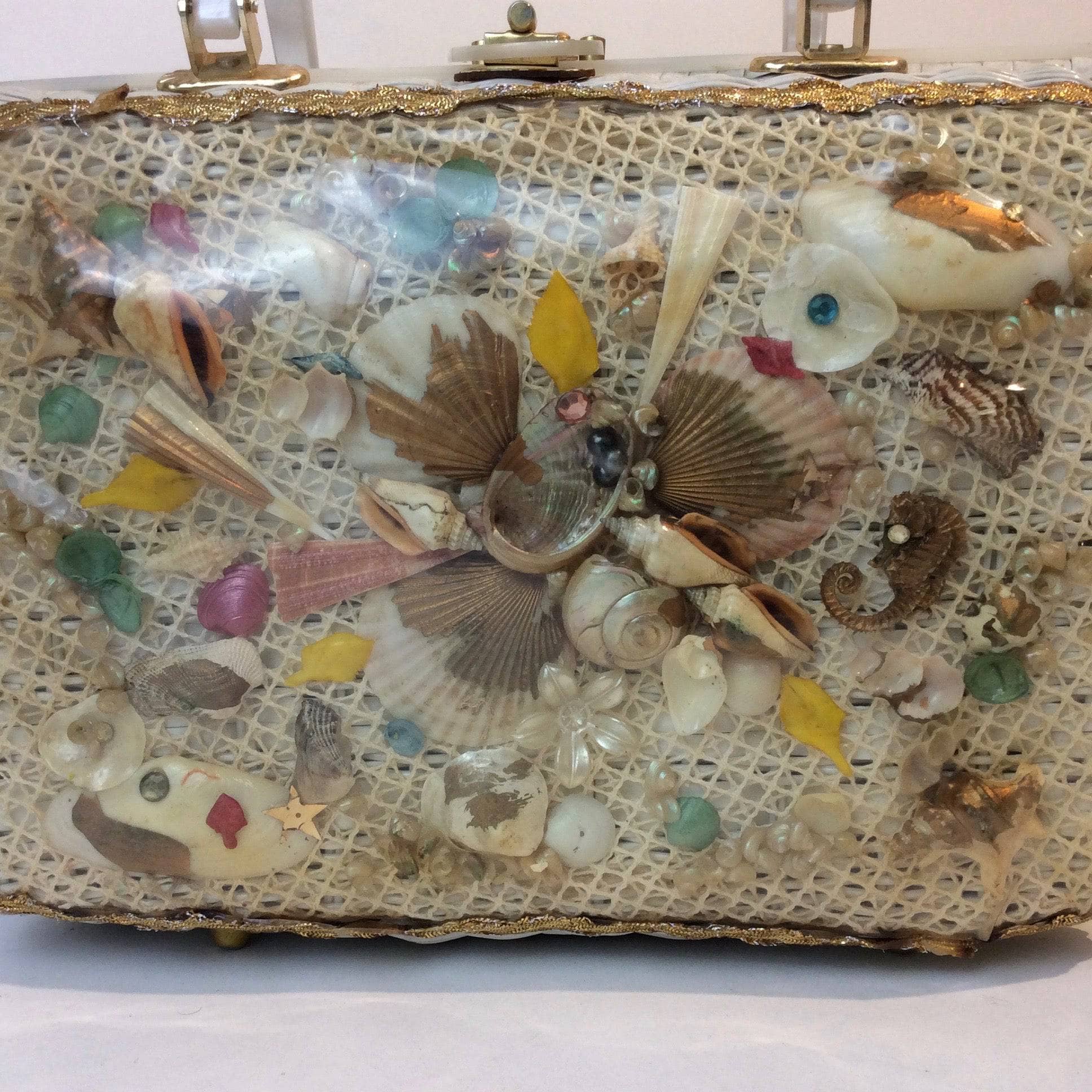 1950s-60s Seashell White Wicker Basket Purse sold by bohemevintage.com Montreal