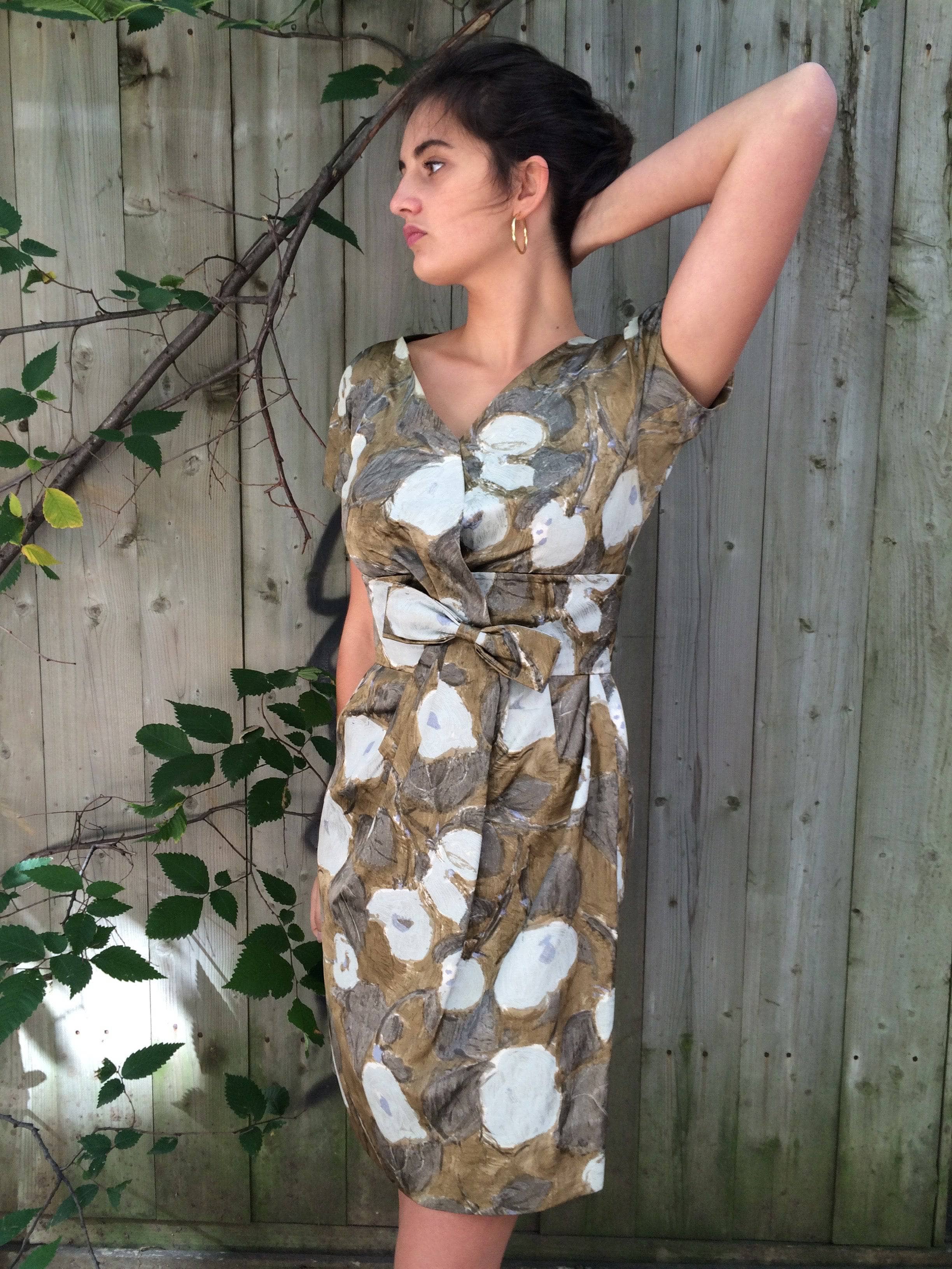 Side View of 1950s Floral Print Silk Summer Cocktail Dress Size Small sold by bohemevintage.com Montreal