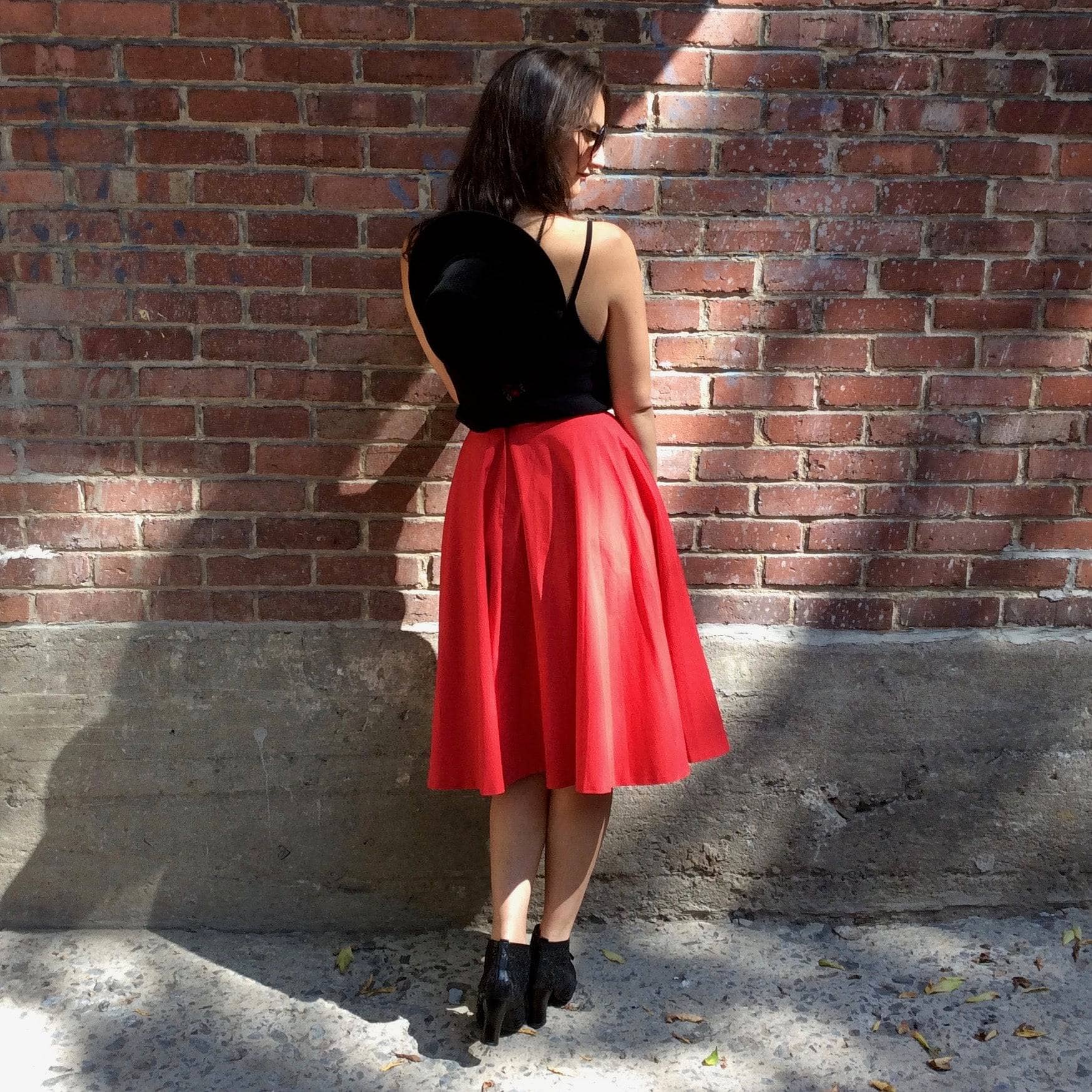 Back side View of 1950s Red Circular Cotton Skirt with Novelty Scottie Dog Applique sold by bohemevintage.com Montreal