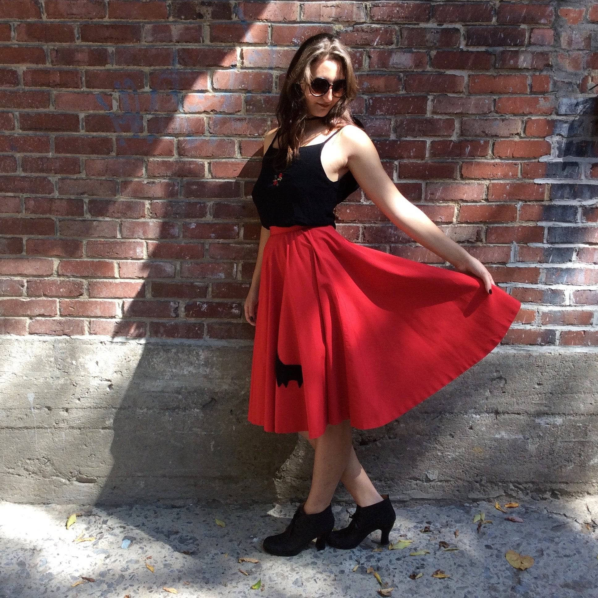 1950s Red Circular Cotton Skirt with Novelty Scottie Dog Applique sold by bohemevintage.com Montreal