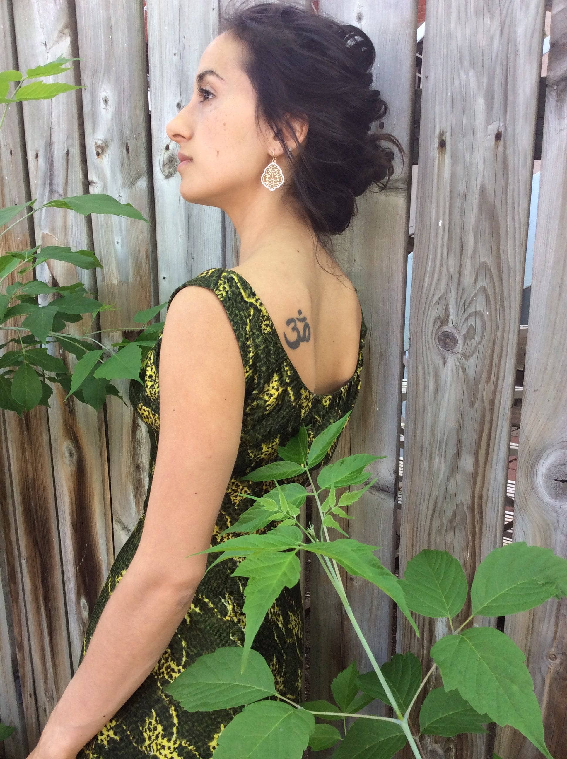 Back Side 1950s Satin Houndstooth Print Petite Cocktail Dress Small/ExtraSmall Sold at bohemevintage.com Montréal