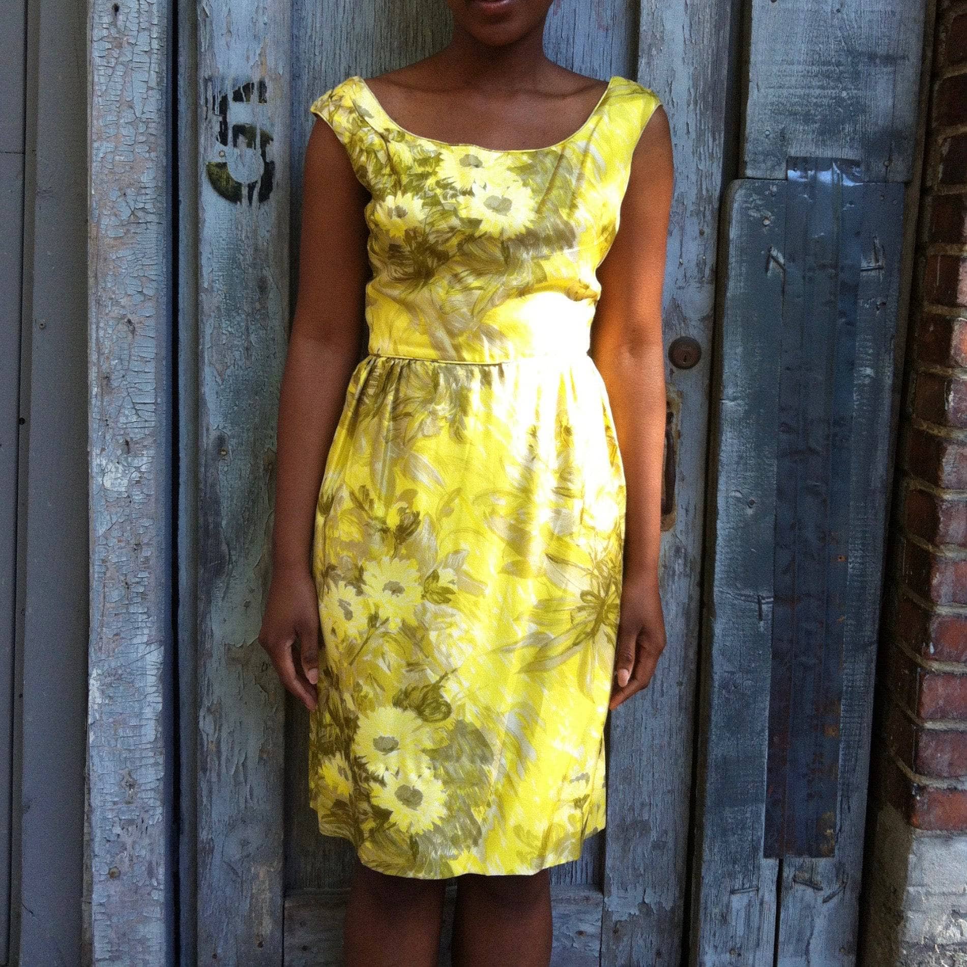 1950s Vintage Yellow Silk Floral Print Cocktail Dress Size Small sold by bohemevintage.com Montréal
