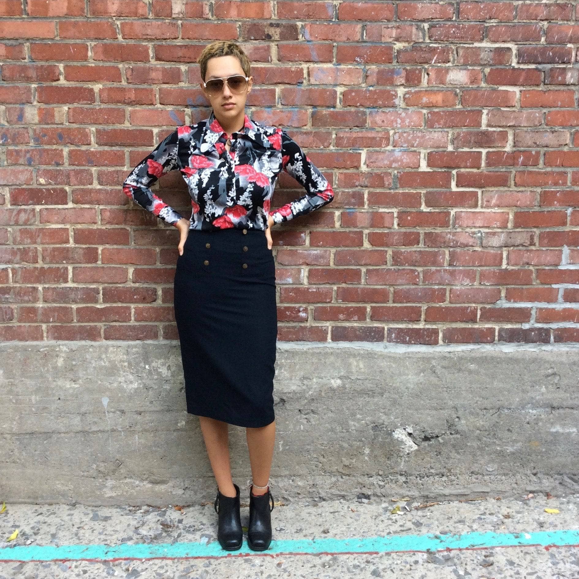 1960s-1970s "Michael London" Long sleeve tulip print , floral print, pop over polyester shirt, japan inspired pattern polyester blouse, sold by bohemevintage.com Montréal