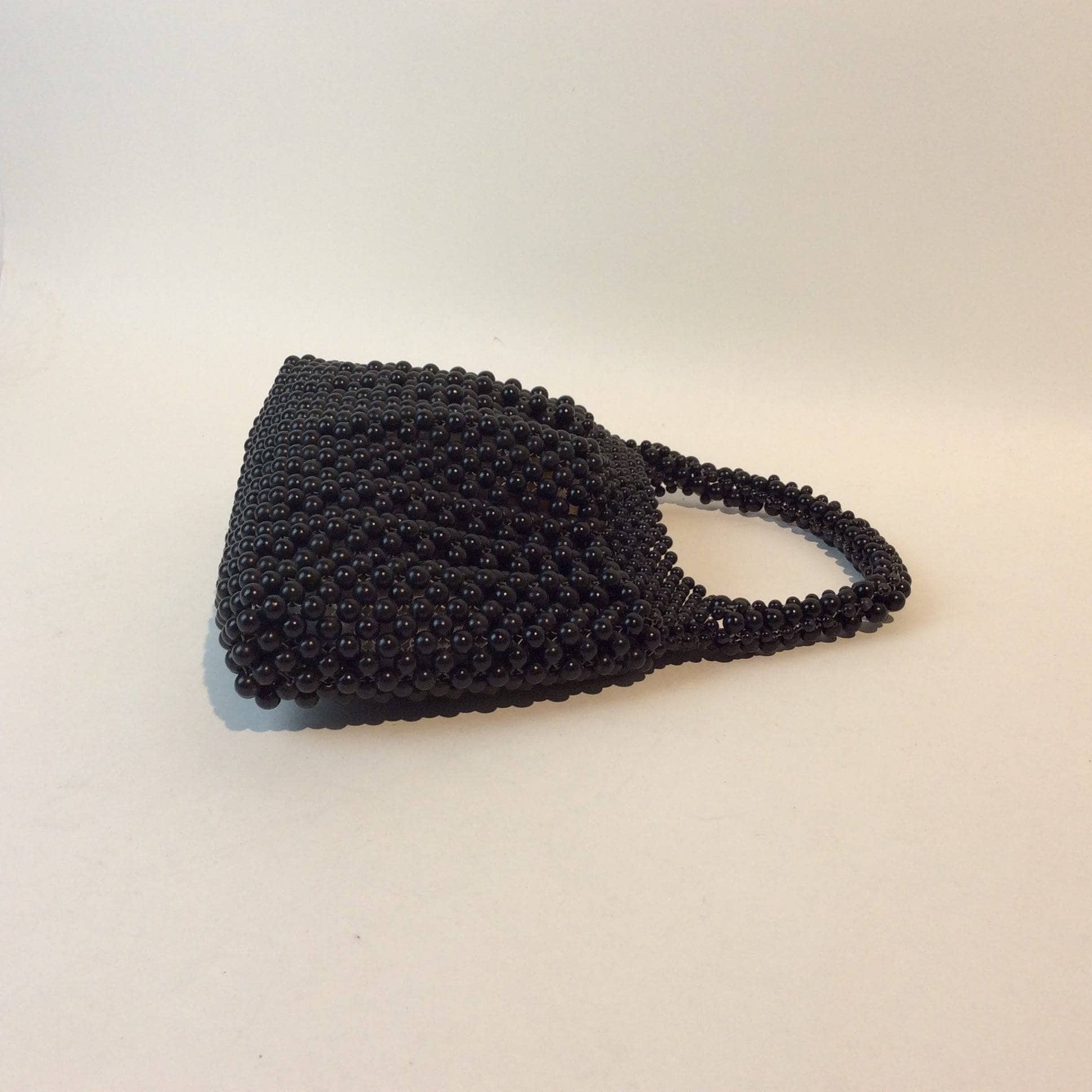 1960's Small Black Beaded Purse. Sold by bohemevintage.com Montréal