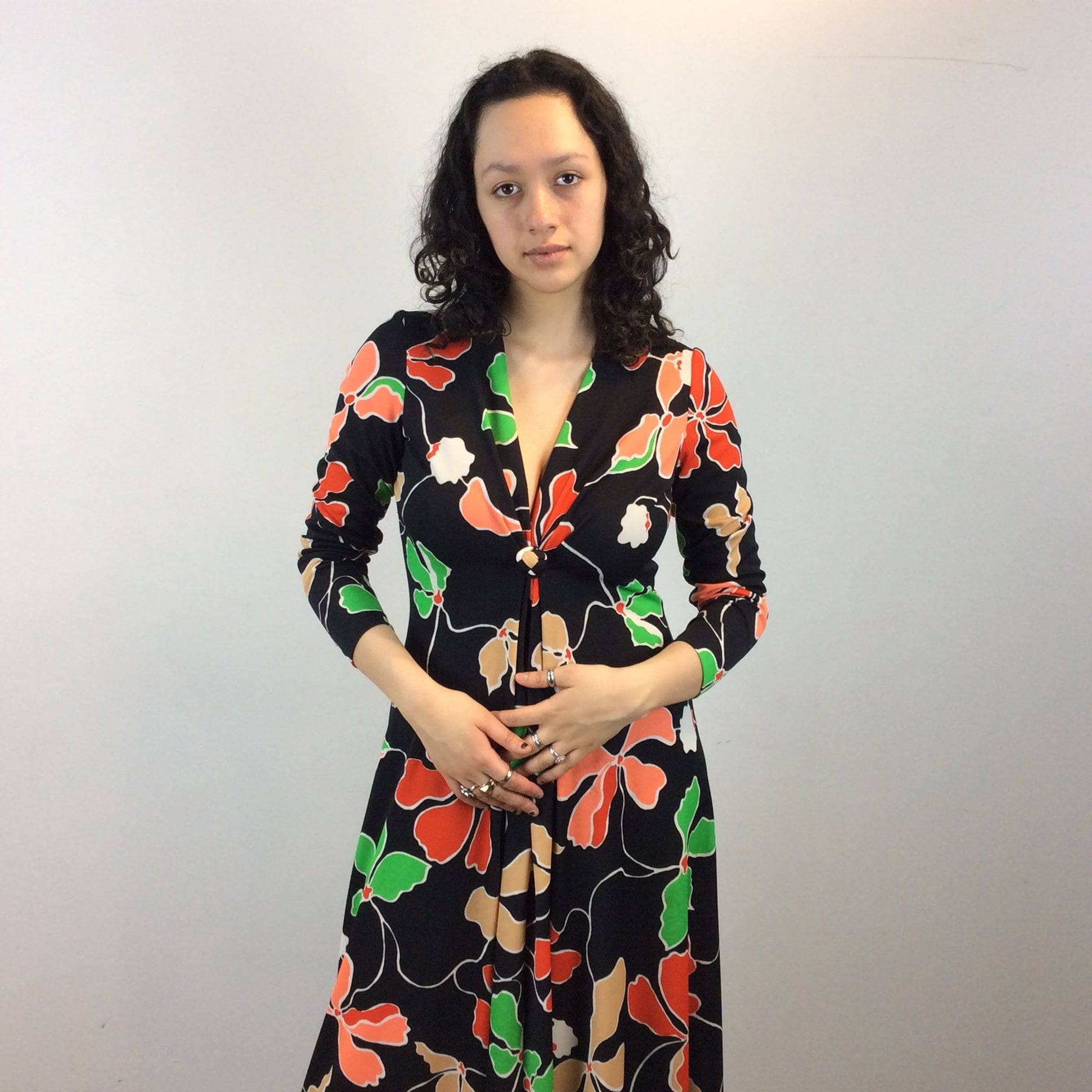 1970s Bold Print Low-Cut Long Sleeve Maxi Dress Size Medium Sold by bohemevintage.com Montreal