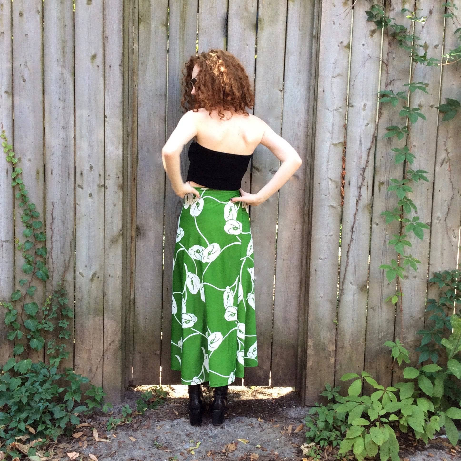 Back View of 1970s Green Skirt and Two Top Three Piece Set Size Small/Medium, sold by bohemevintage.com Montréal