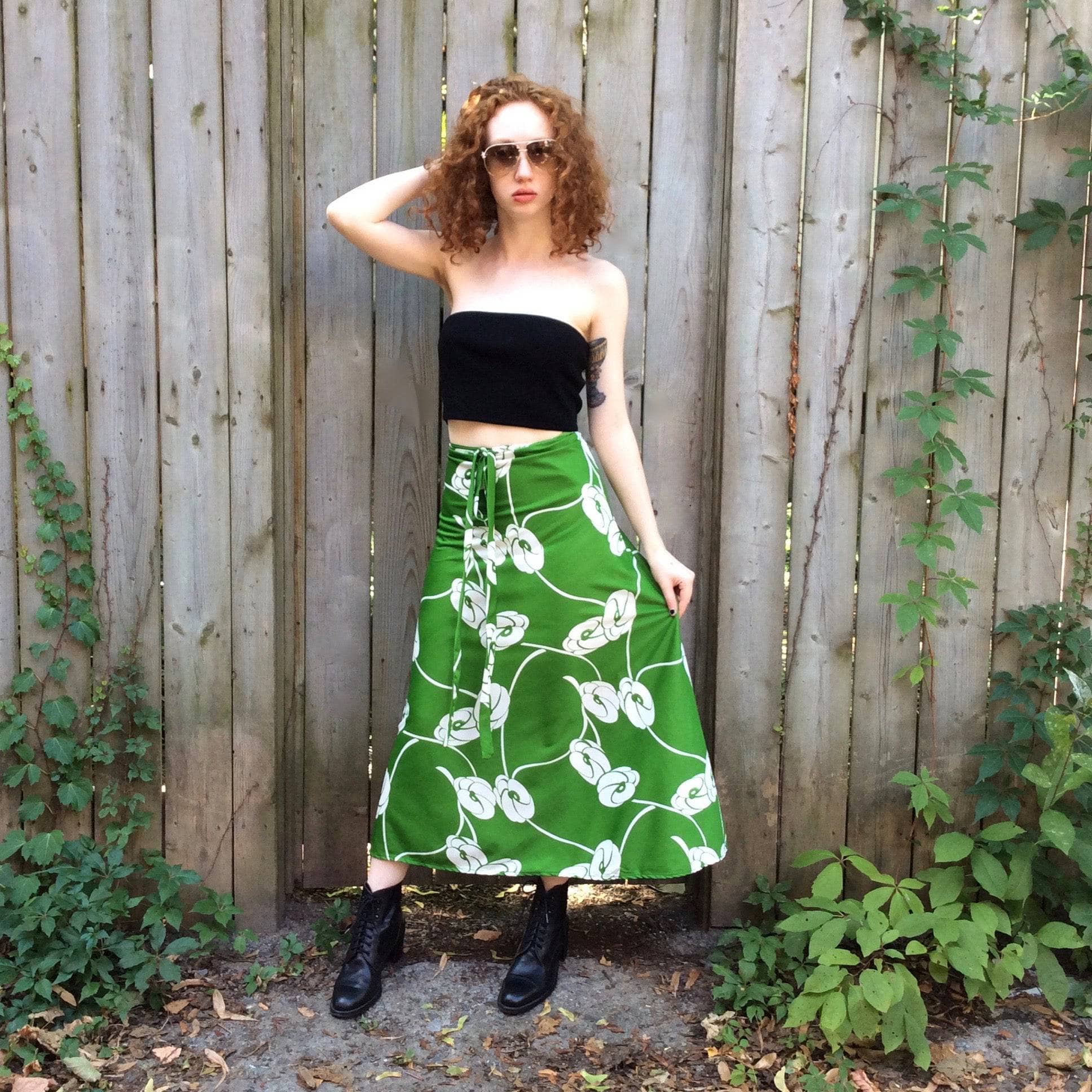 1970s Green Skirt and Two Top Three Piece Set Size Small/Medium, sold by bohemevintage.com Montréal