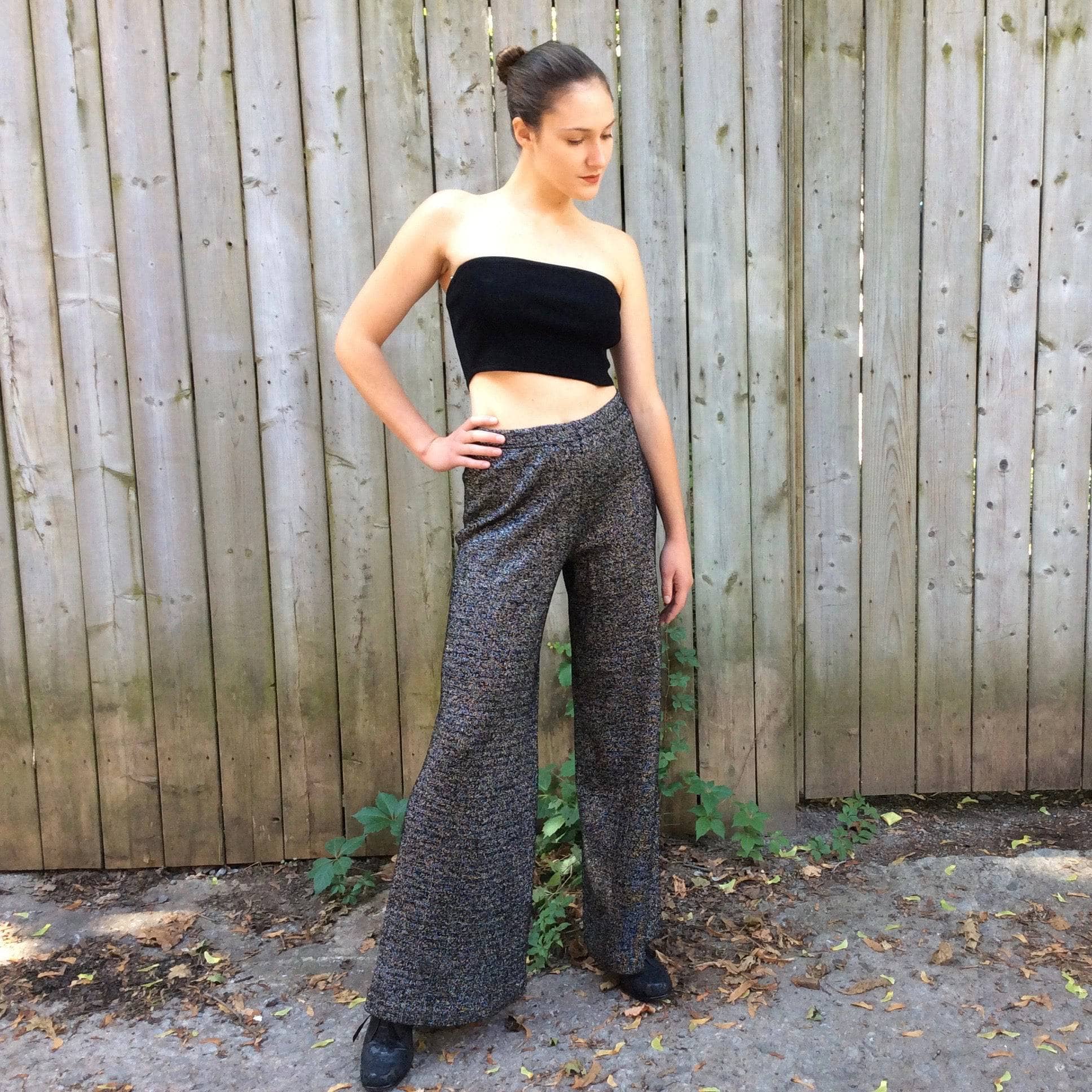 1970s High Waisted Silver Knit Wide-leg Pants Size Small/Medium, sold by bohemevintage.com Montréal