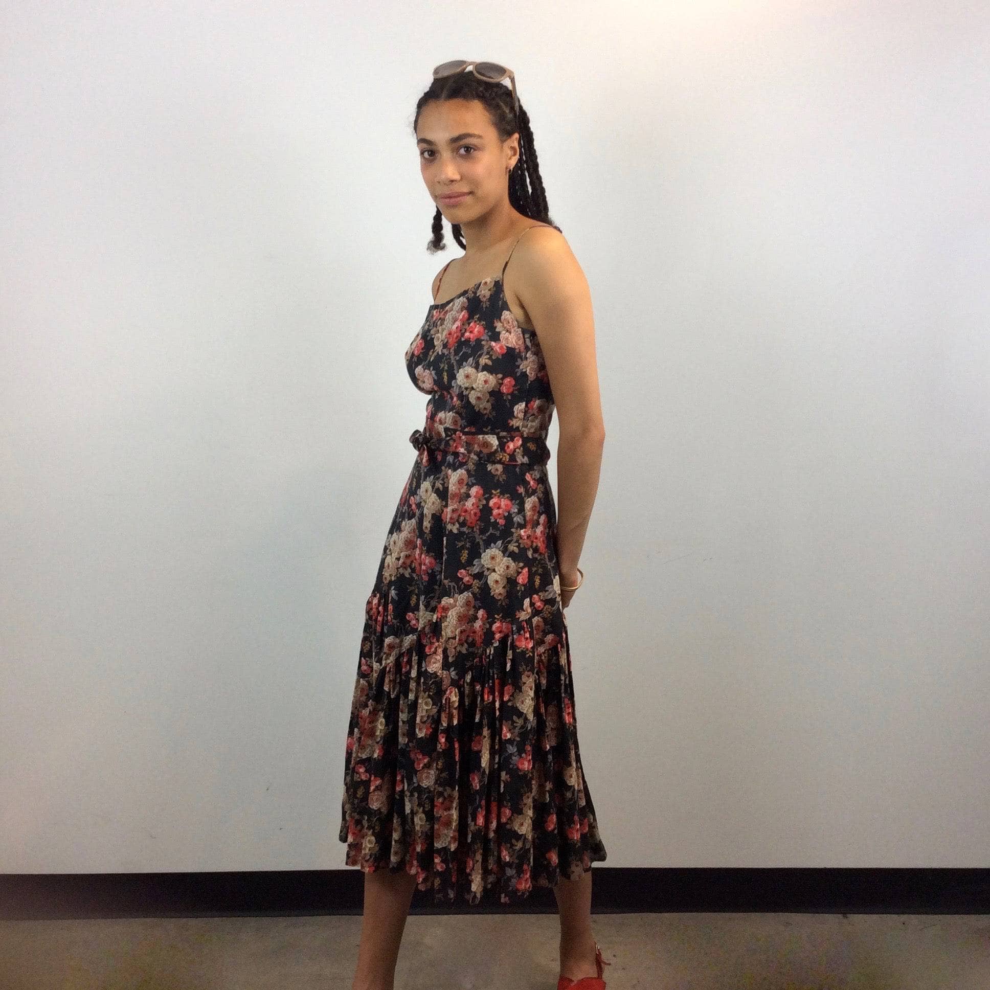 Side view of 1970s Jean Jourdan Paris Floral Print Ruffle Midi Dress size Small sold by bohemevintage.com Montréal