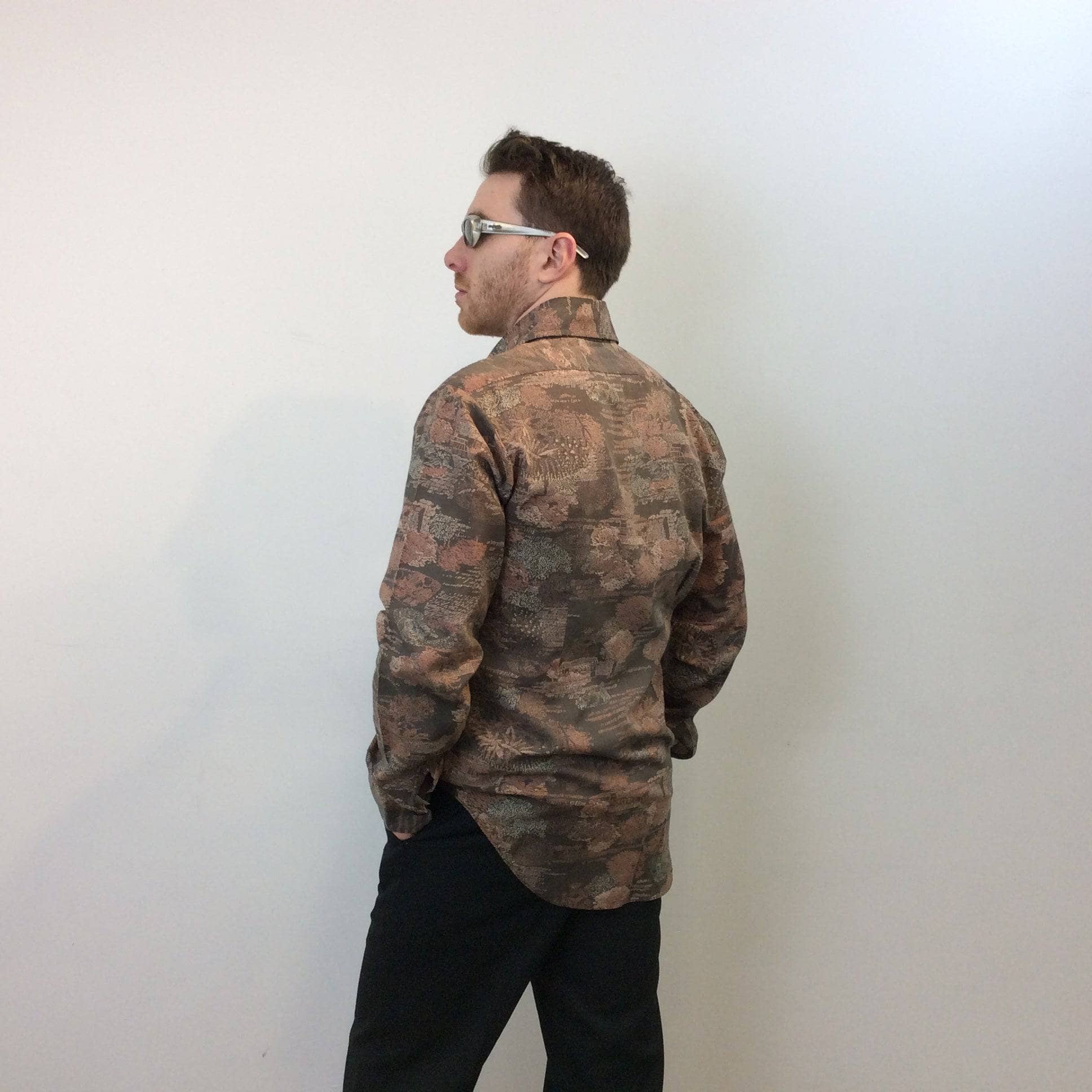 Back view 1970s "Manic" Men's Fitted Printed Shirt, sold by bohemevintage.com