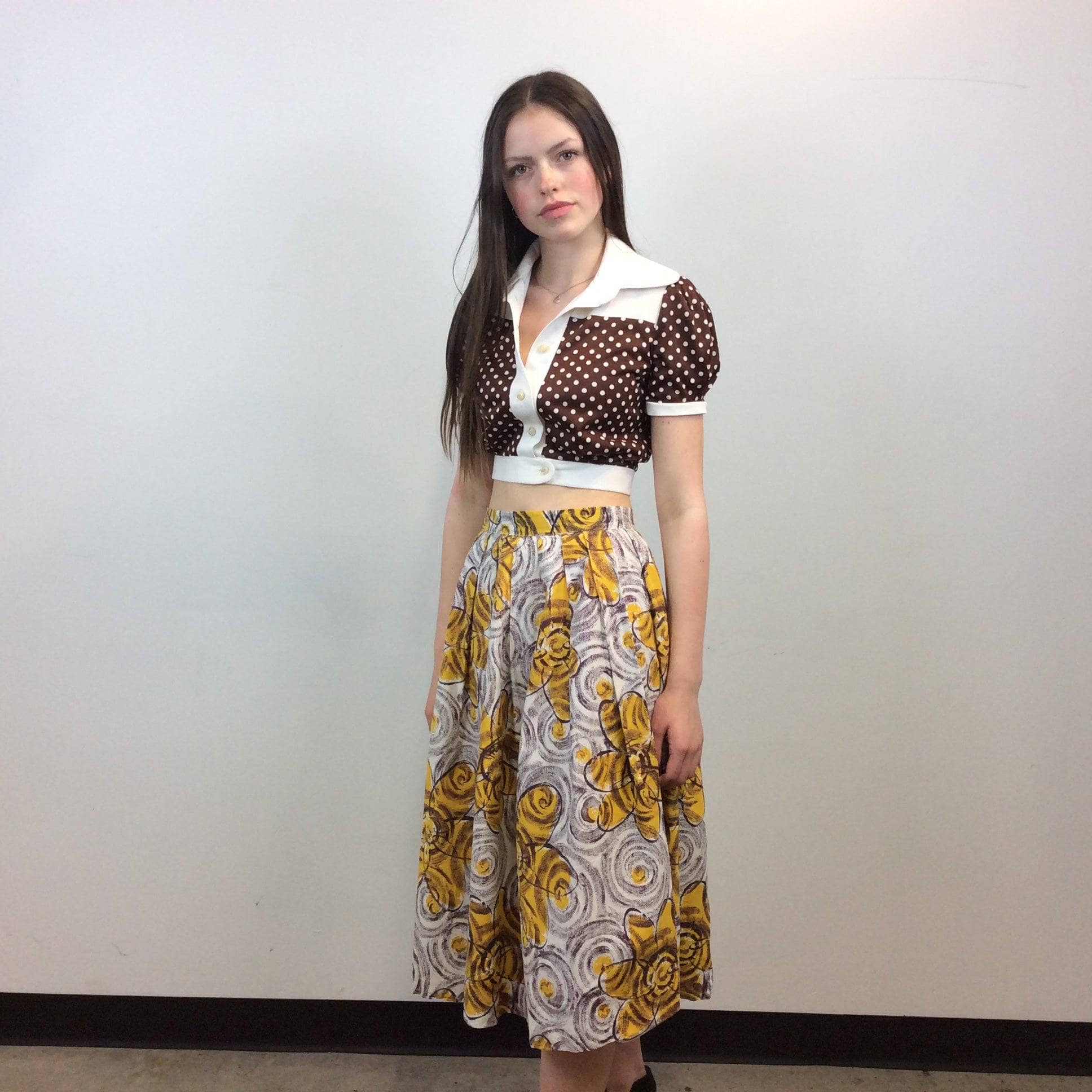 1970s Polka Dot Cropped Puff-Sleeve Blouse, size small, brown, sold by bohemevintage.com Montréal