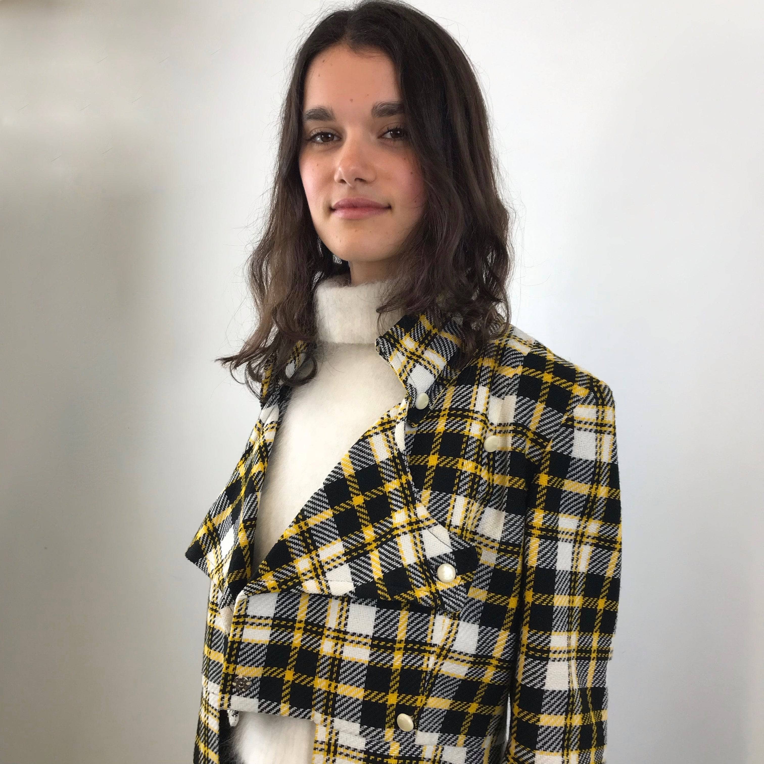 Close-up view of collar detail of 1970s Tuxedo Style Checkered Coat Size small sold by bohemevintage.com Montreal