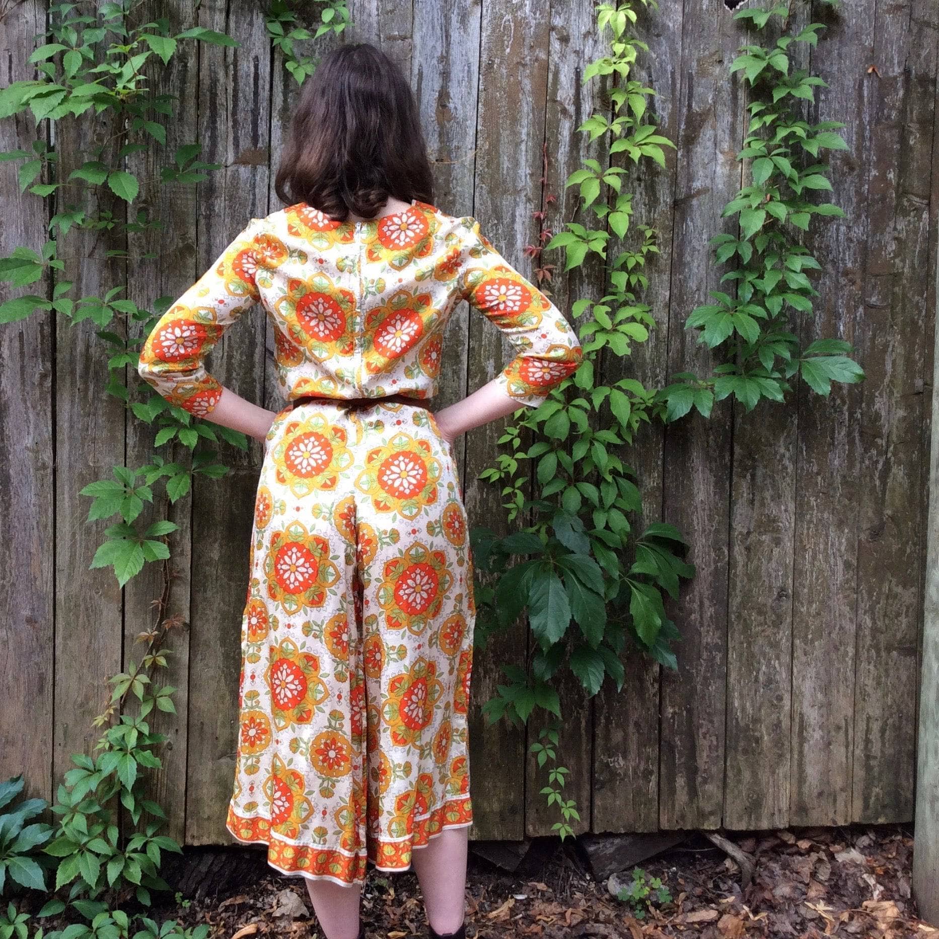 Back view of 1970s Wide Leg Bold print Jumpsuit Size Small/Medium, sold by bohemevintage.com Montréal