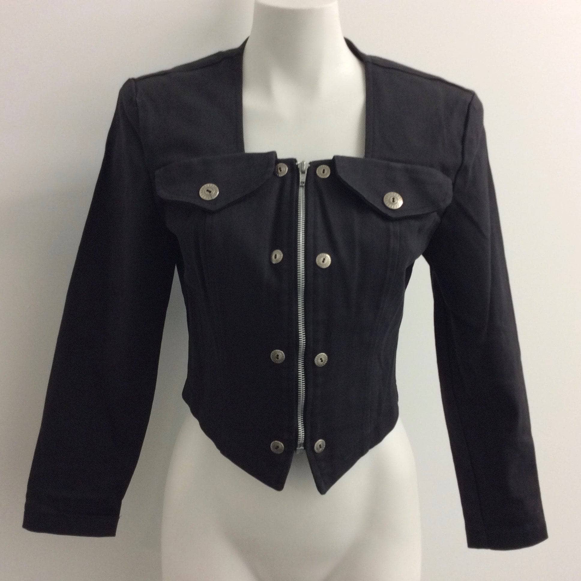 1980-90s Black Denim Crop Jacket with Metal Zipper, sold by bohemevintage.com Montréal
