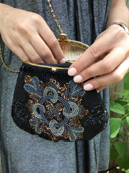 1980s Black Beaded Minaudiere Sac de soiree a bandouliere