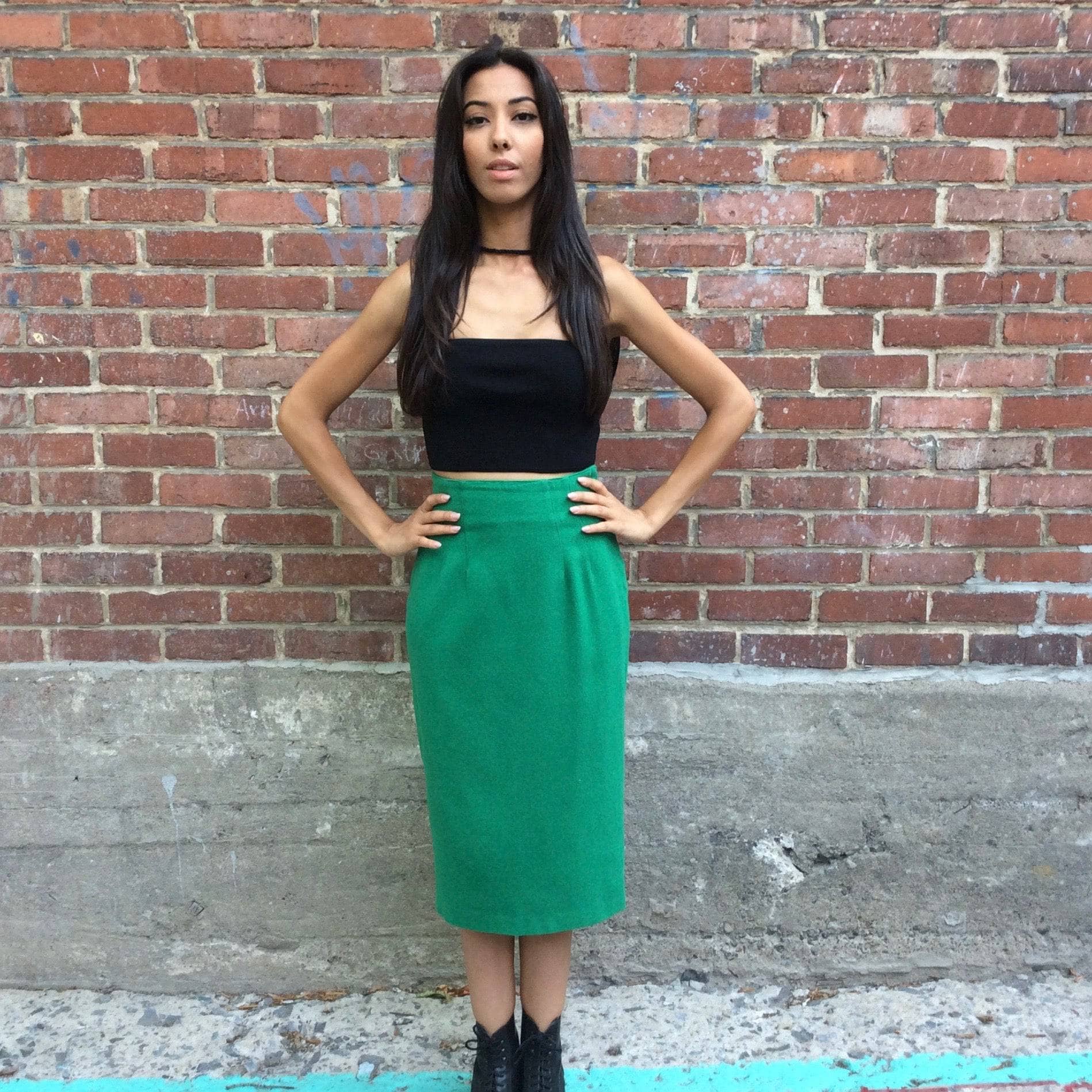 1980s Emerald Midi-Length High Waist Wool Pencil Skirt , sold by bohemevintage.com Montréal