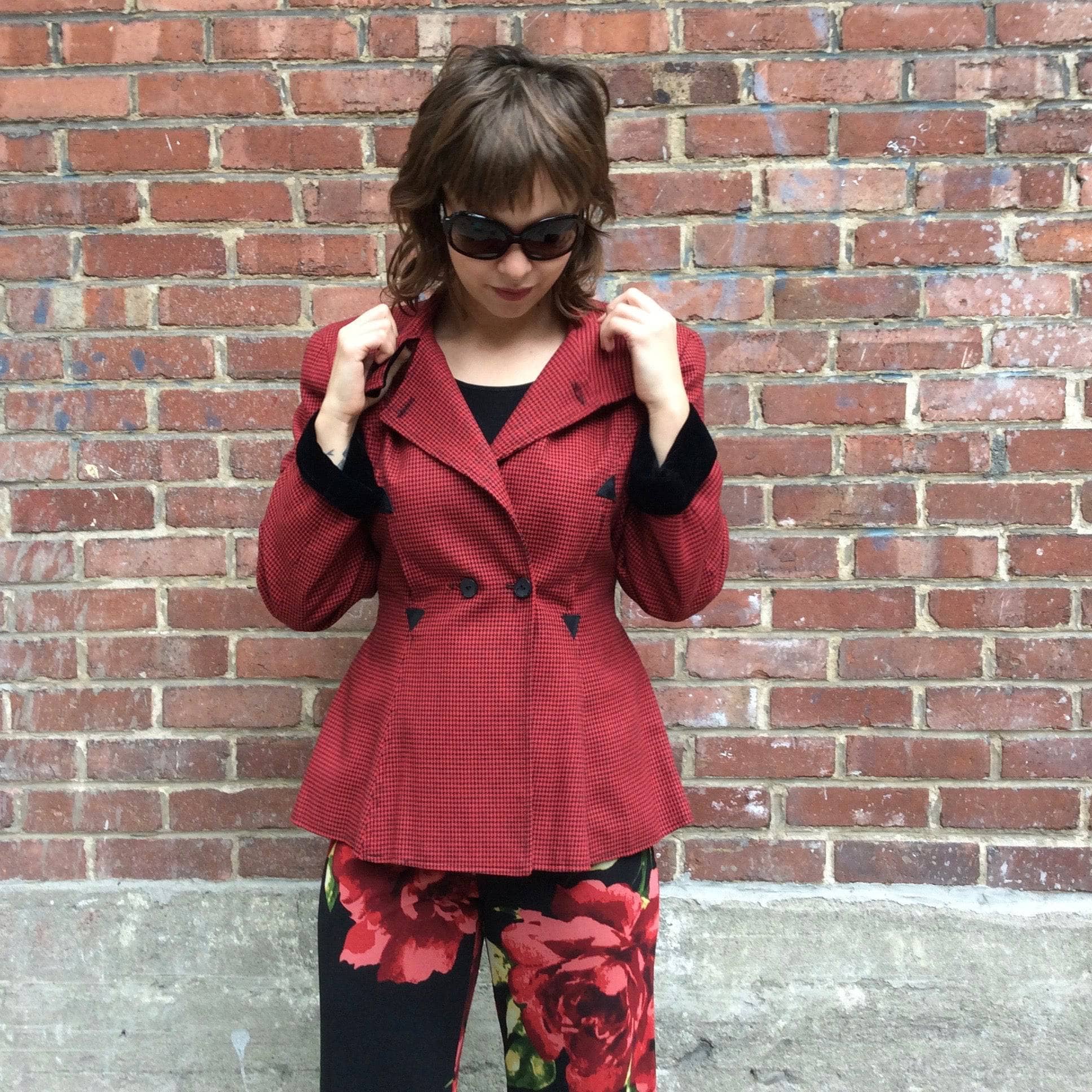 1980s Red Fitted Houndstooth Blazer Size Small brand Le Château, sold by bohemevintage.com Montreal