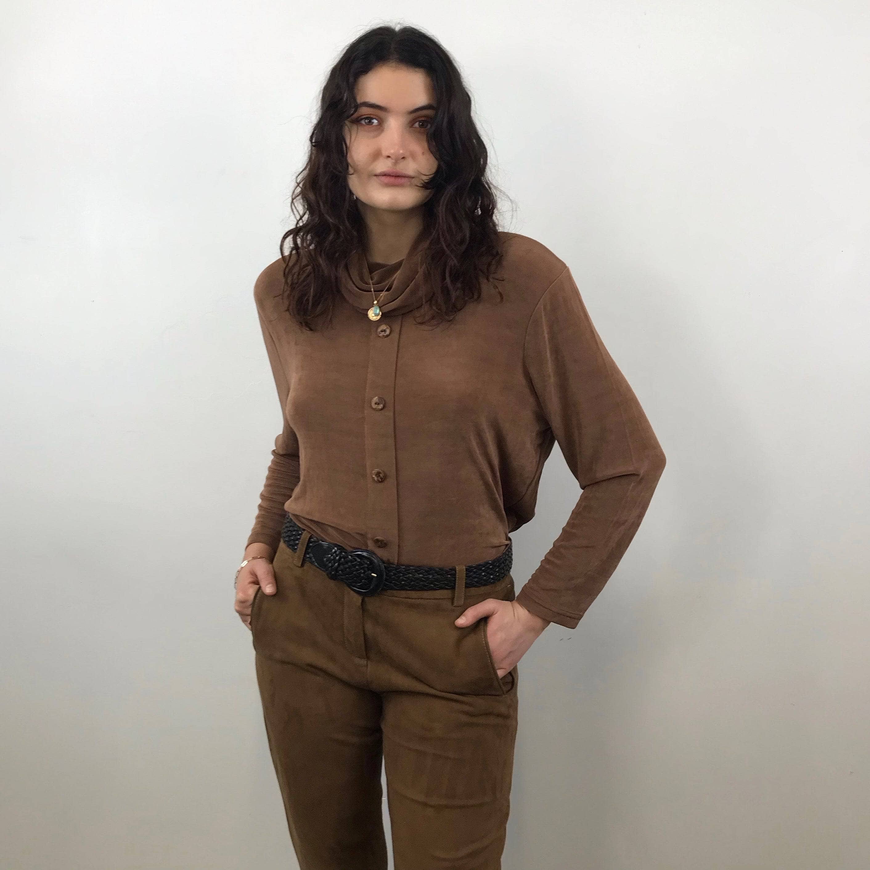 1990s-2000s Medium Rise Tan Soft Suede Pants size Medium, sold by bohemevintage.com Montréal