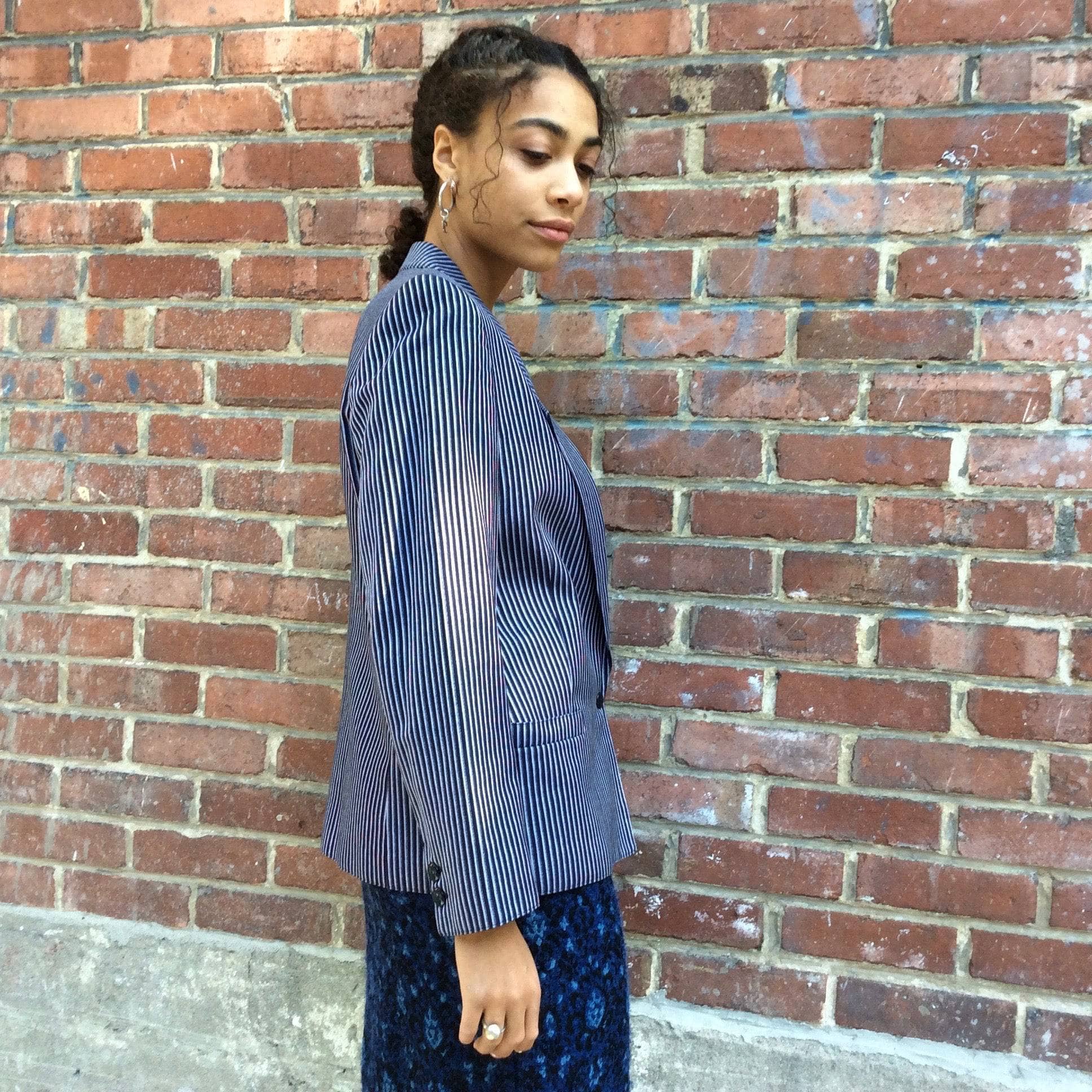 Side view of 1990s Louis Féraud Stripped Cotton Blazer Size Small-Medium sold by bohemevintage.com Montreal