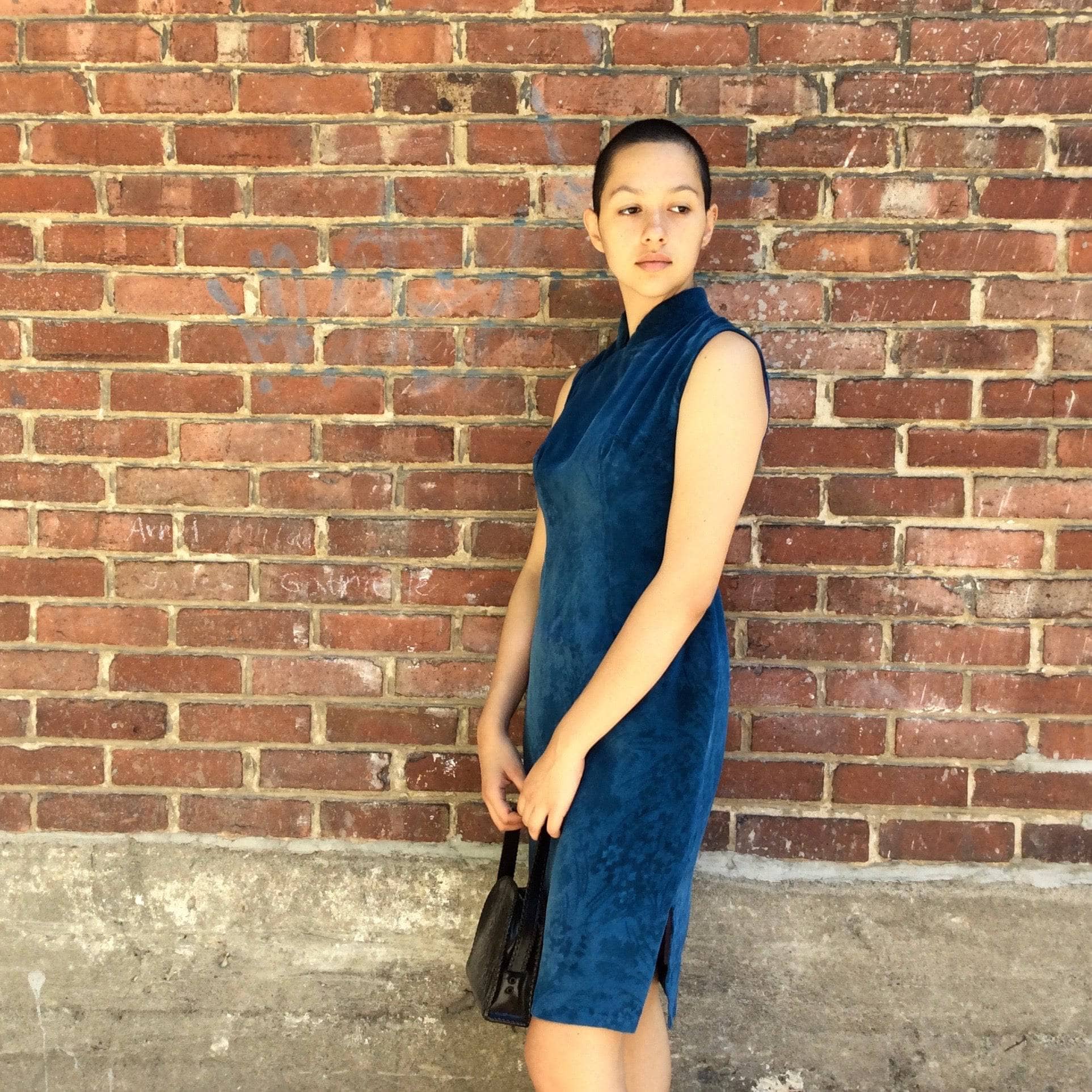 Side view of Blue Velvet Knee-length Cheongsam Dress Size small / Medium sold at bohemevintage.com, Montreal