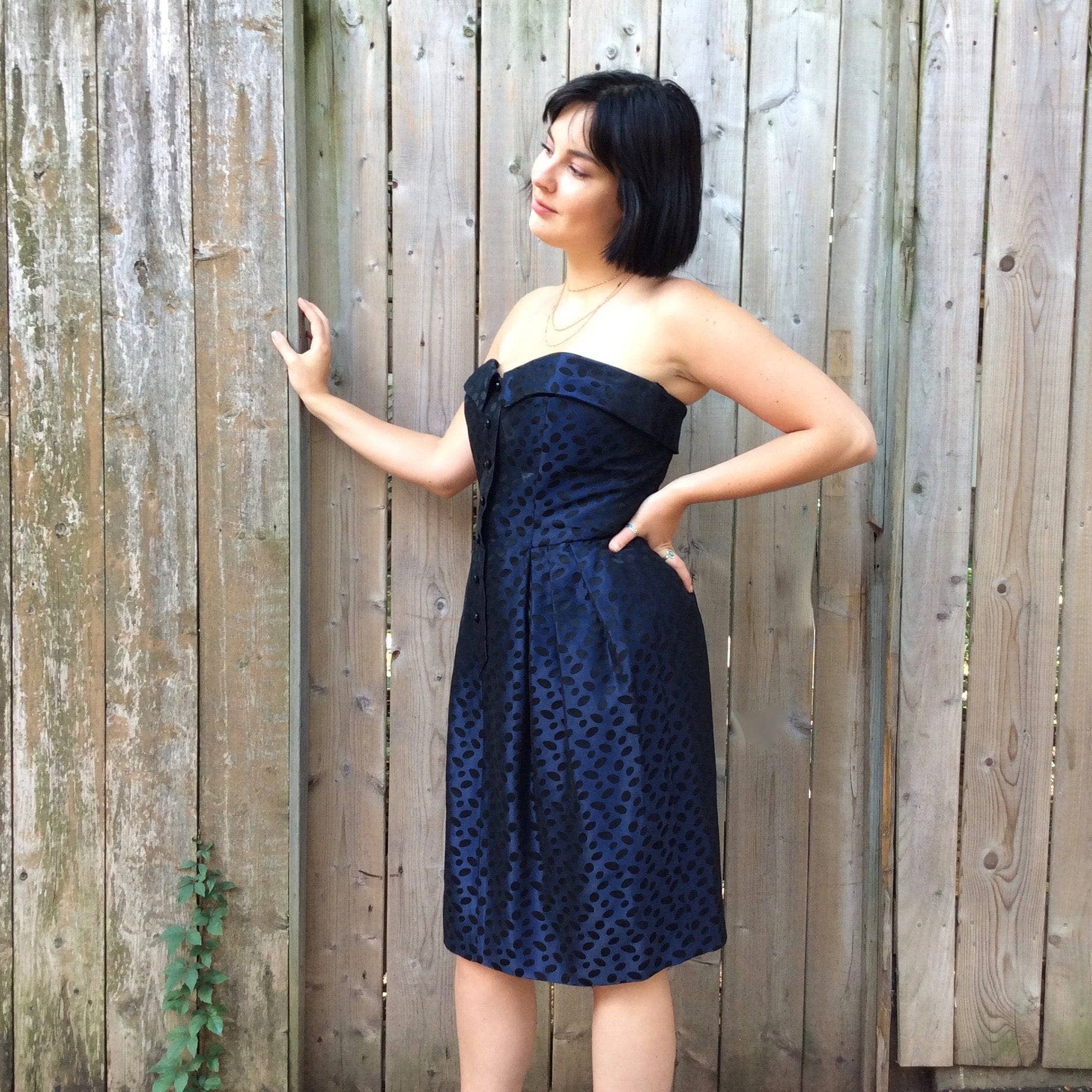 Side View of Guy Laroche Midnight Blue Designer Satin Brocade Bustier Dress size Medium, sold by bohemevintage.com Montréal