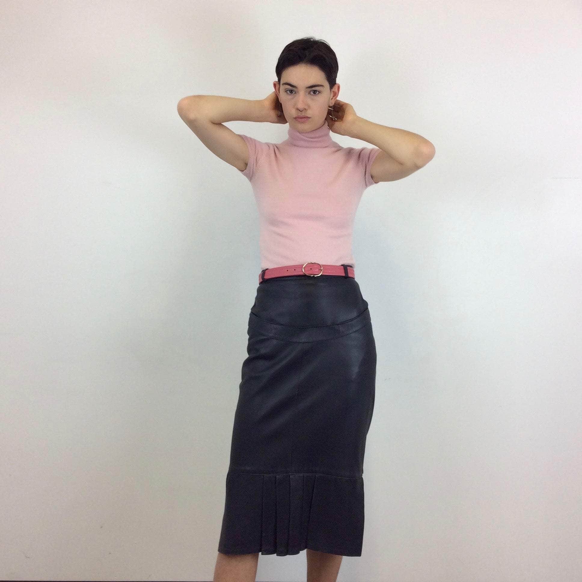 1990s High-Waisted Straight Cut Midi Black Leather Skirt Size extra small- small sold by bohemevintge.com