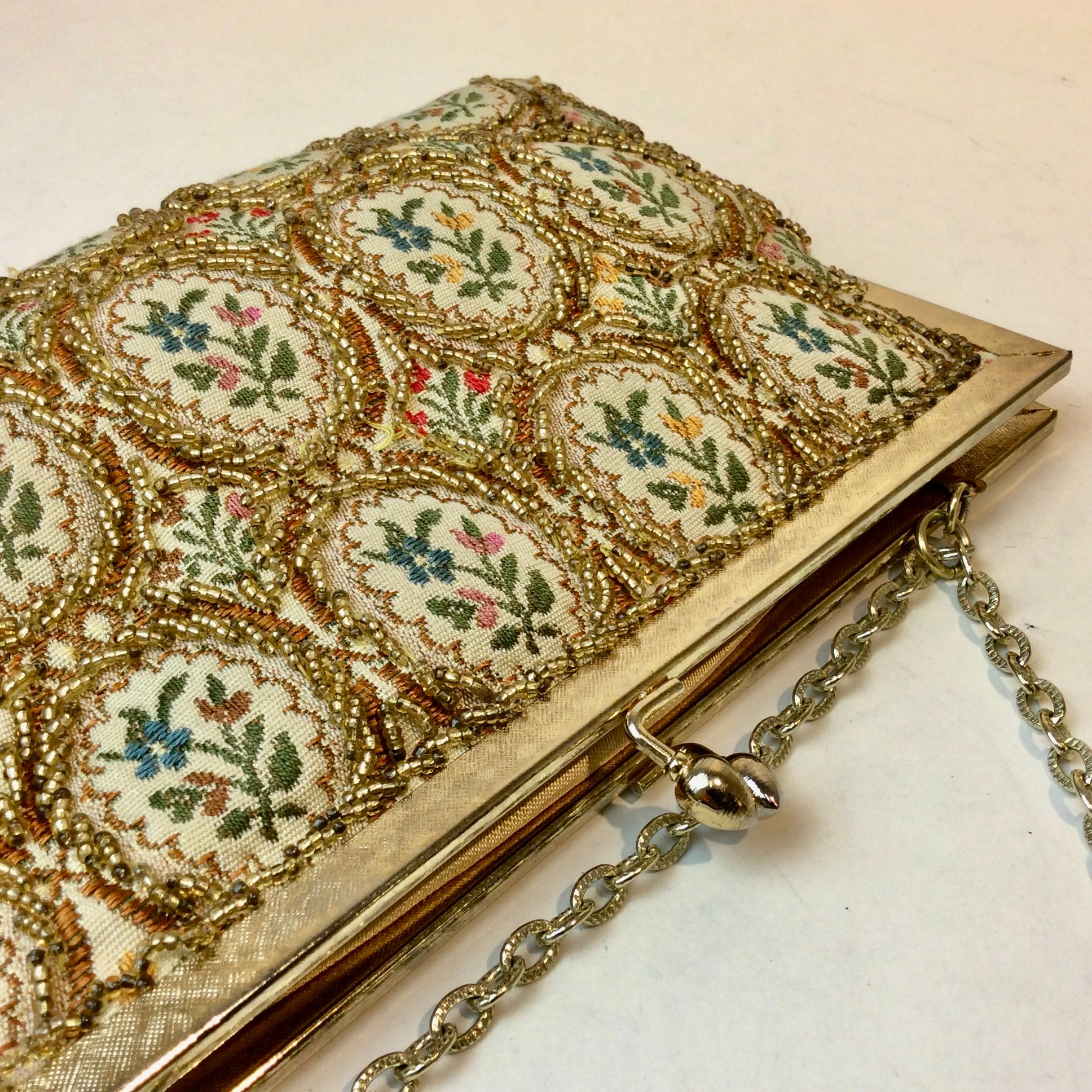 Vintage Artel beaded floral tapestry evening bag with gold chain, convertible clutch or shoulder bag, available at Boheme Vintage in Montreal – bohemevintage.com