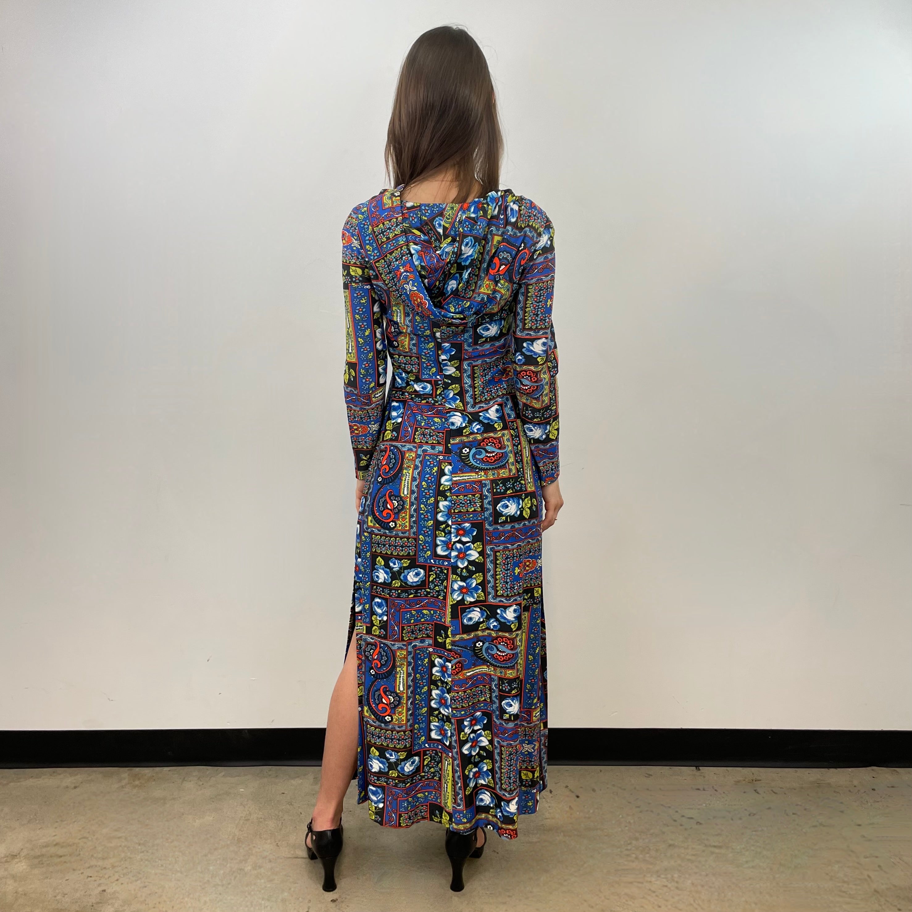 Boheme Vintage – Vintage 1970s Handmade Hooded Long Sleeve Maxi Dress with Side Slits and Button Closure