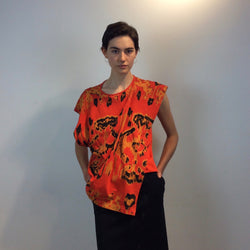 Front view of 1980s Jean-Claude Poitras Asymmetrical short sleeve Top 
Size Small/Medium
sold at bohemevintage.com, Montréal