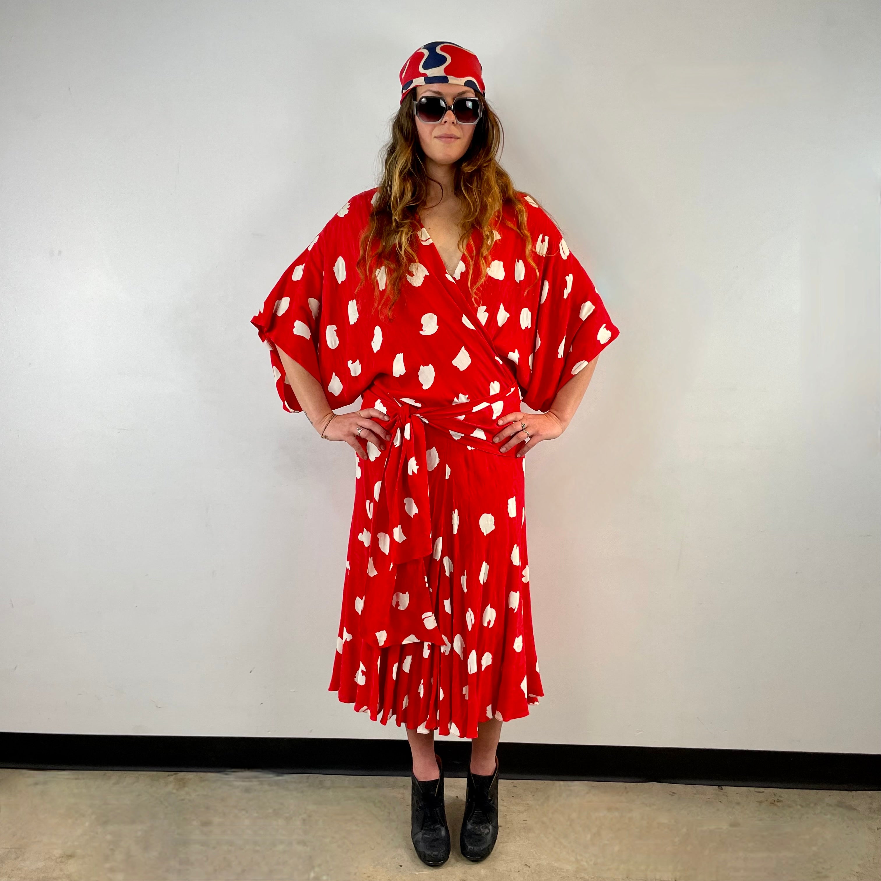 Boheme Vintage 1980s Jackie Bernard for EKLEKTIC red and white viscose kimono-style midi wrap dress with dolman sleeves and pleated skirt.