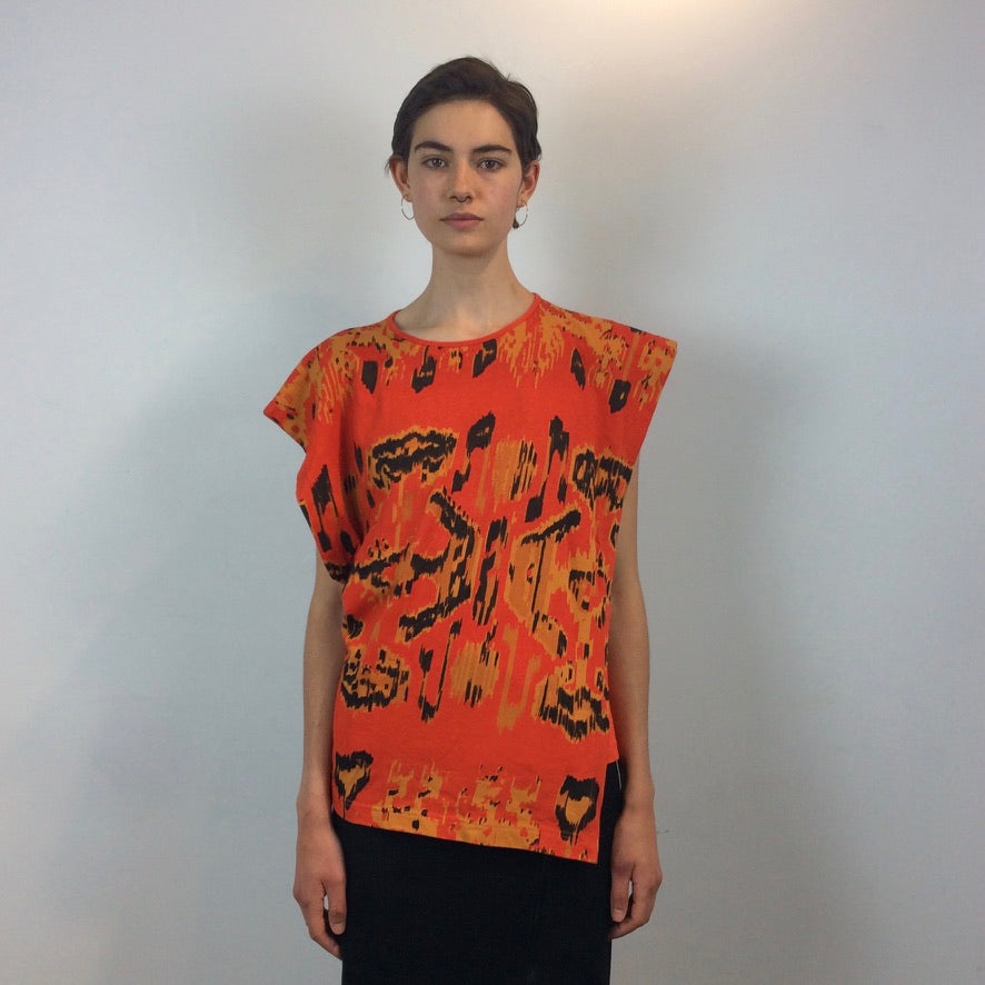 Front view of 1980s Jean-Claude Poitras Asymmetrical short sleeve Top 
Size Small/Medium
sold at bohemevintage.com, Montréal