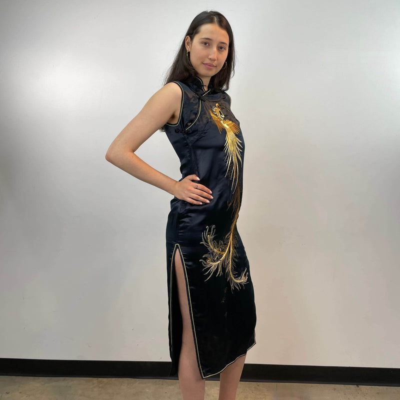 Side view of Vintage Hand Embroidered Silk Cheongsam Midi Dress Size Small-Medium sold at bohemevintage.com Montreal