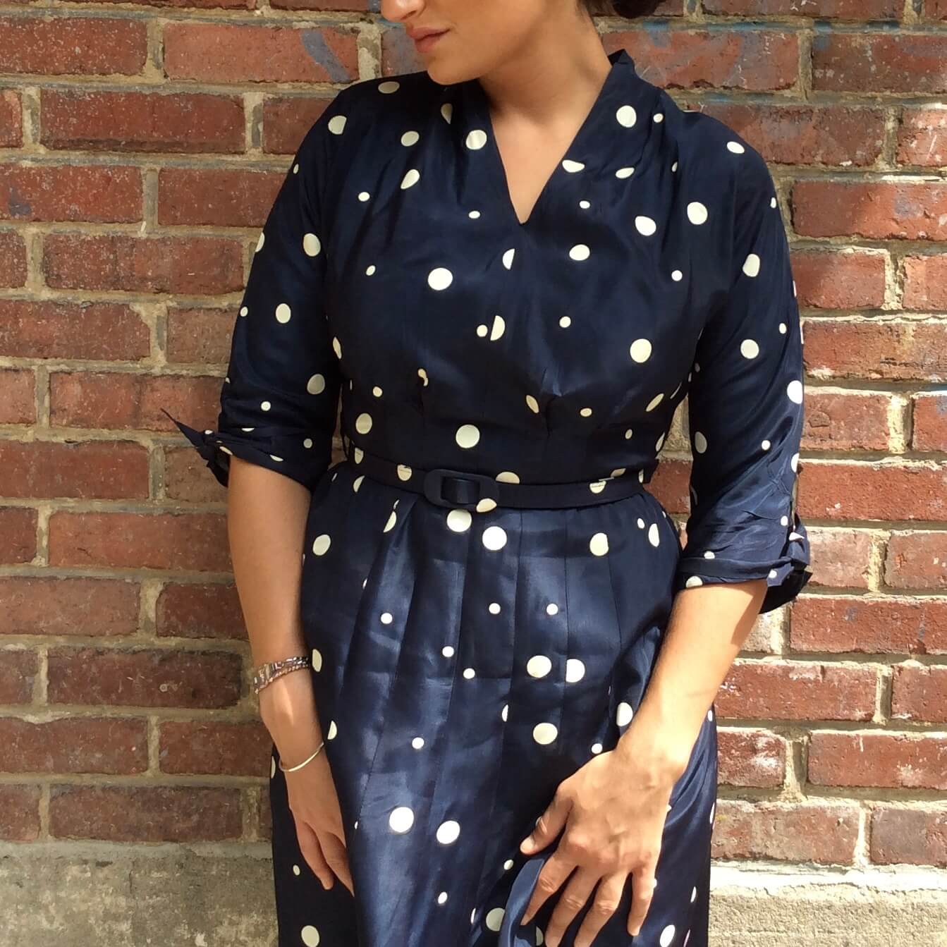 Robe en taffetas à pois des années 1950 Medium