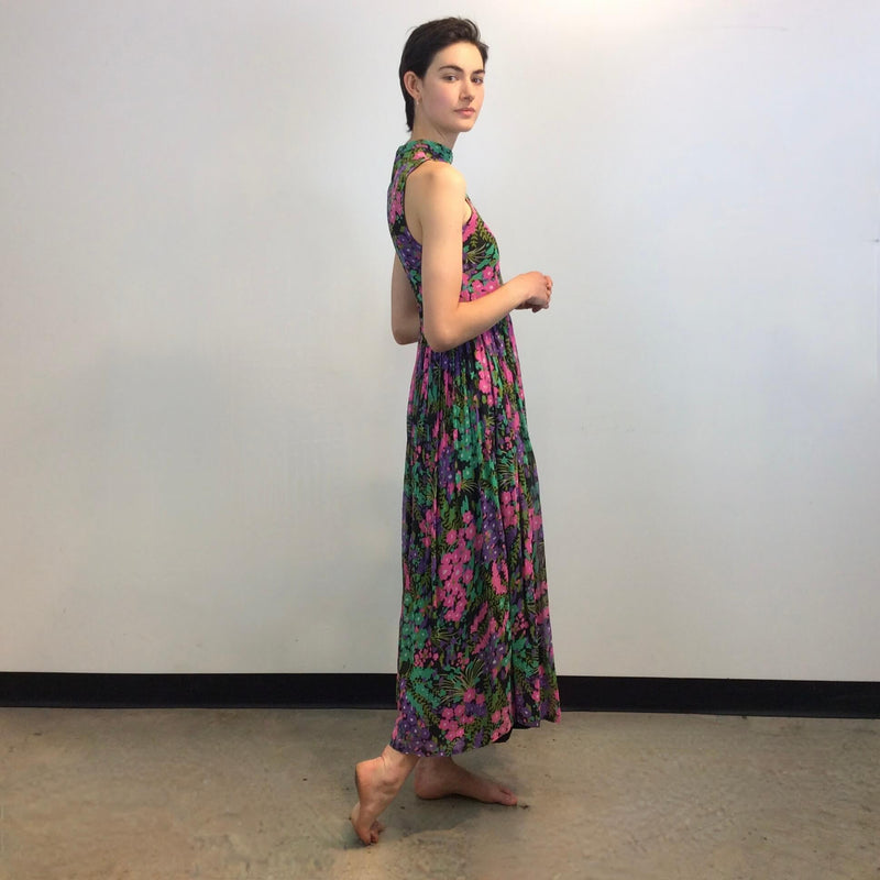 Side view of 1970s Floral Print Wide Leg Jumpsuit Size Small sold at bohemevintage.com Montreal