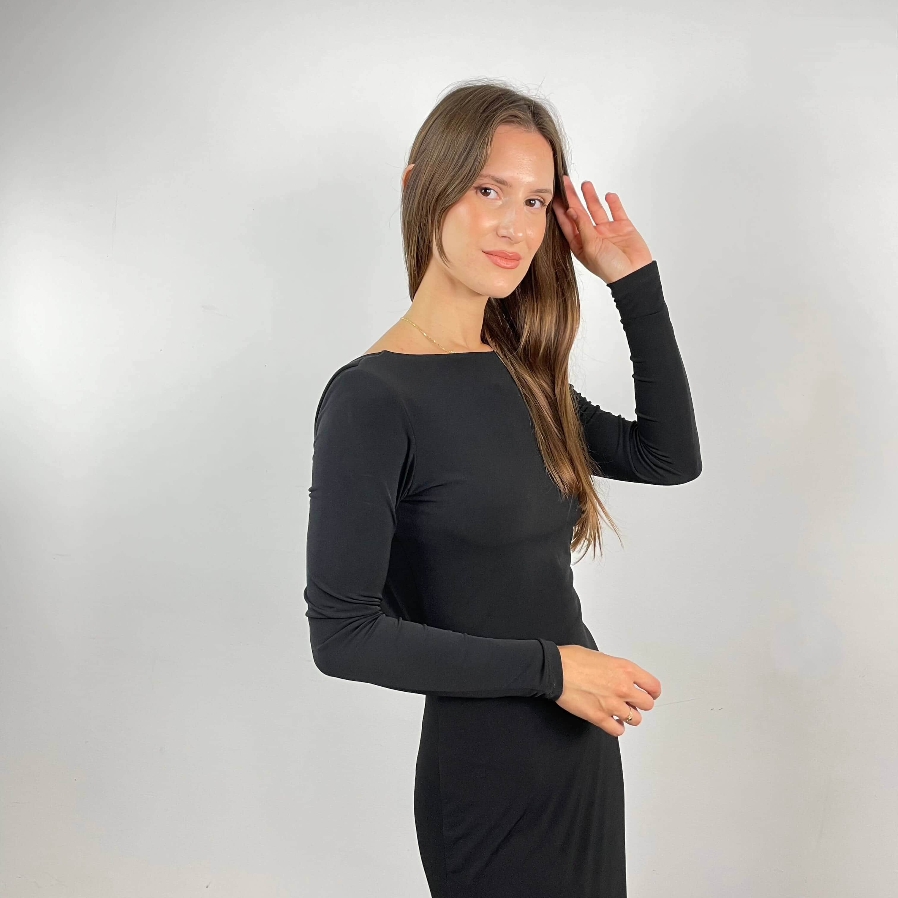 Robe de soirée noire longueur au sol dos ouvert petite/moyenne