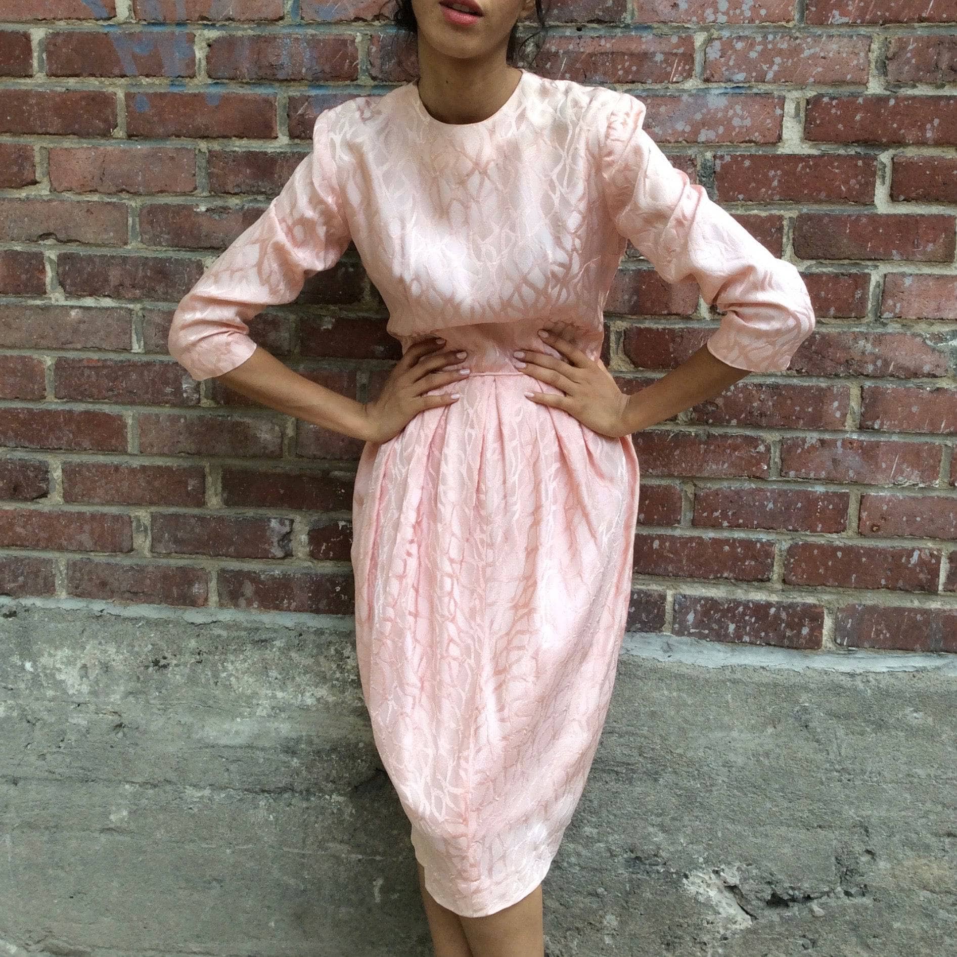 1950s 3/4 Sleeve Tulip Shape Satin Brocade Dress Size Small Sold by  bomemevintage.com Montréal