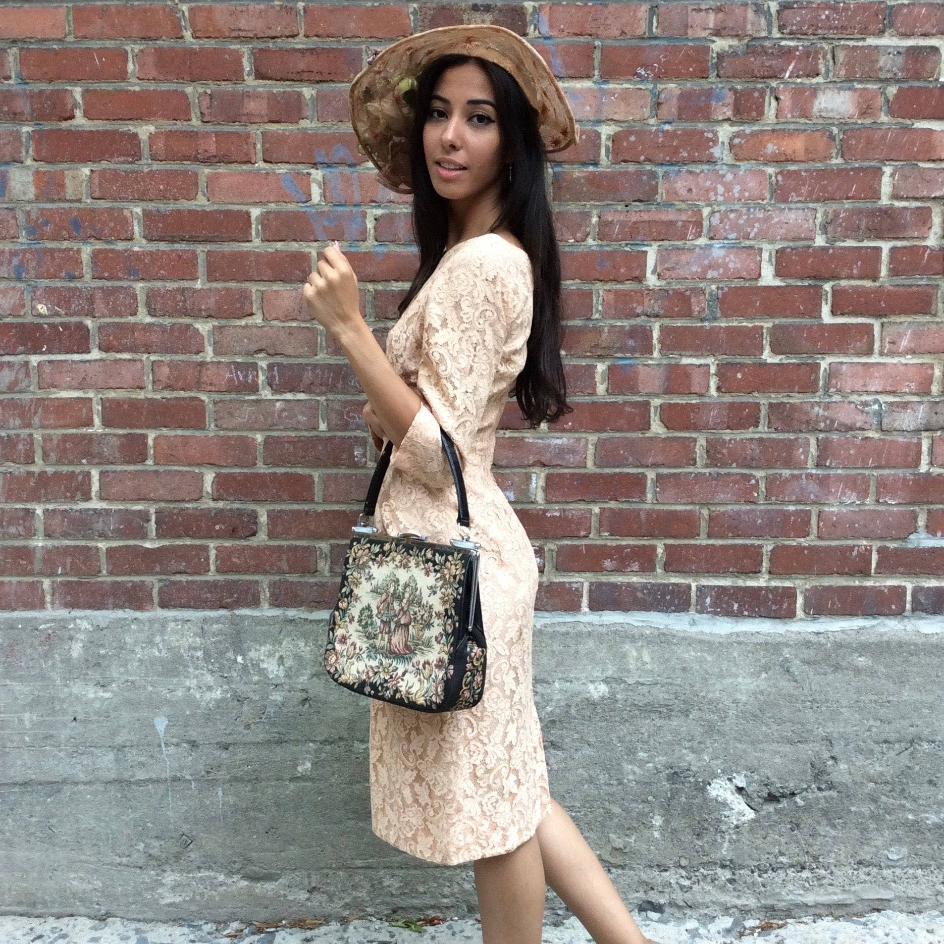 Side View 1950s/60s Nude ¾ Sleeve Lace Cocktail Dress Size Small sold by bohemevintage.com Montréal