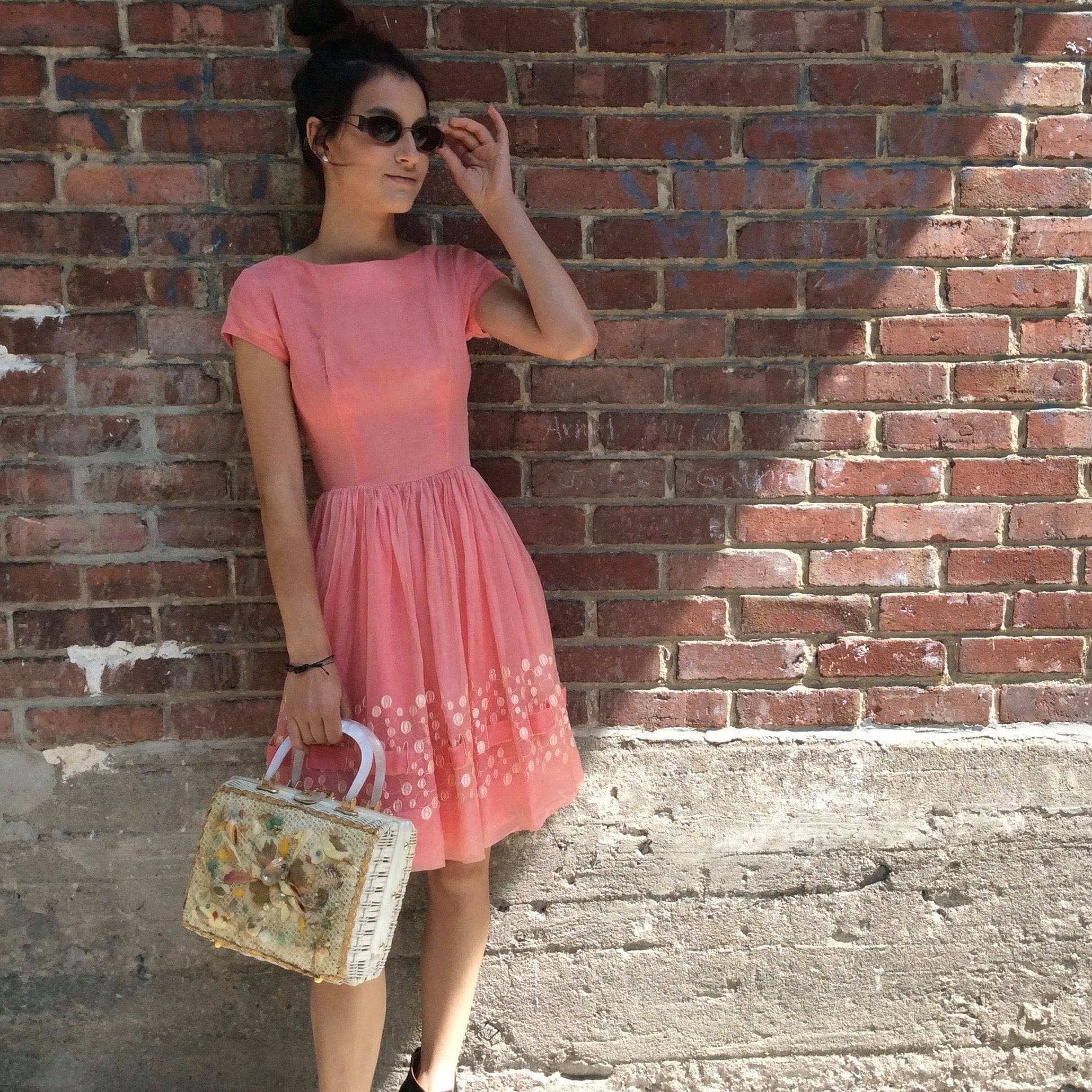 1950s-60s Seashell White Wicker Basket Purse sold by bohemevintage.com Montreal 