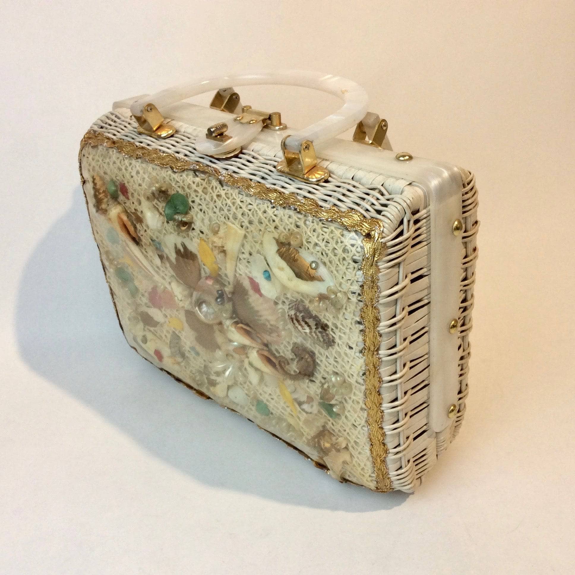 1950s-60s Seashell White Wicker Basket Purse sold by bohemevintage.com Montreal 