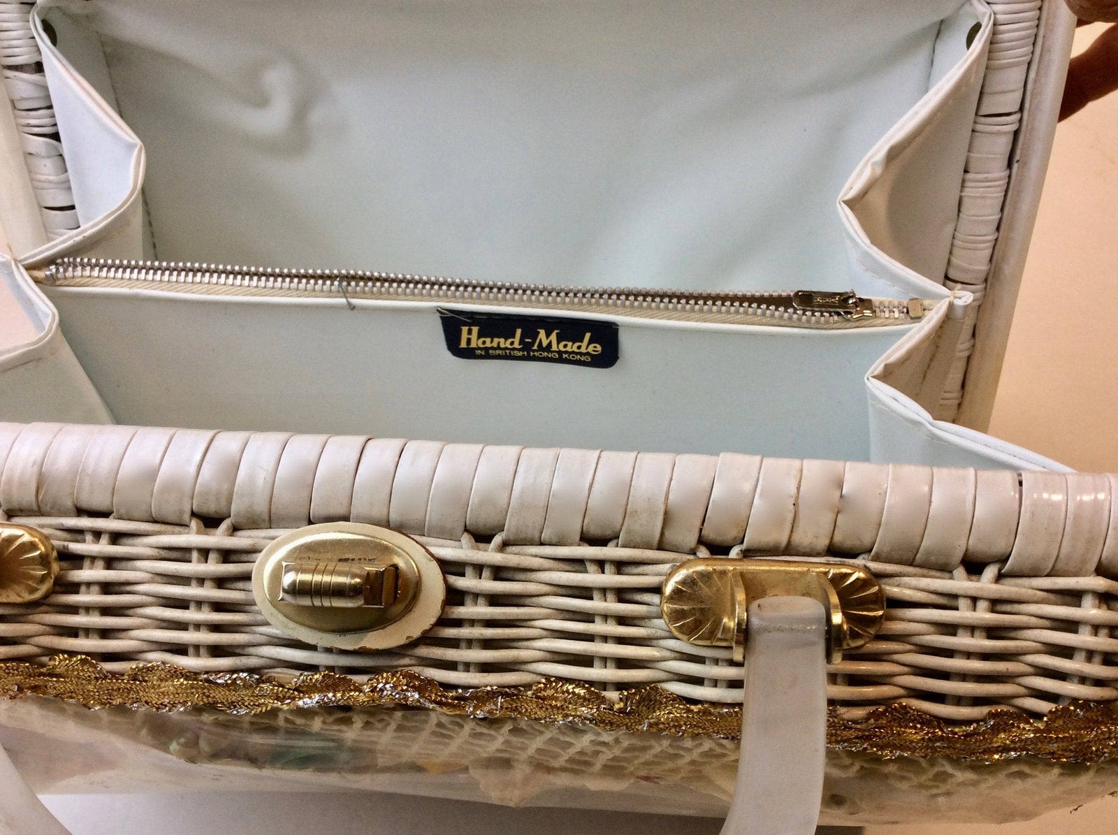 1950s 60s Seashell White Wicker Basket Purse Boheme Vintage