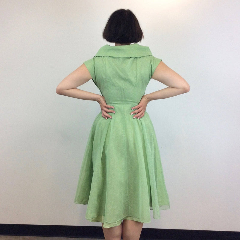 Back side of 1950s Apple Green Flock Dot Chiffon , Short Sleeve, Full Skirt Dress, Size Medium, Short sleeves, Big Collar sold by bohemevintage.com Montréal