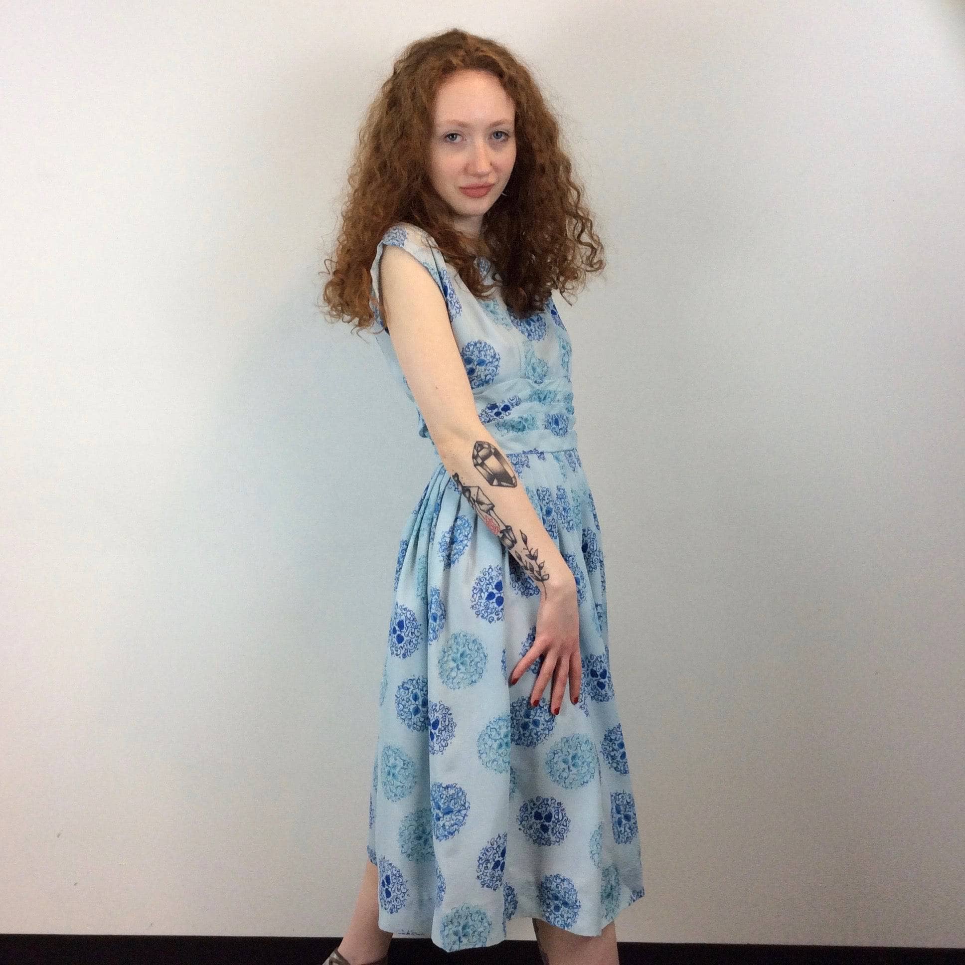  Side View 1950s Blue Square Neck summer short sleeve Lightweight Dress  Sold by bohemevintage.com Montréal