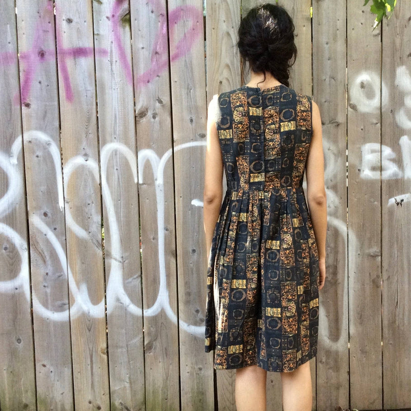 Back View of 1950s Sleeveless Printed Cotton Dress Size Small sold by bohemevintage.com Montreal